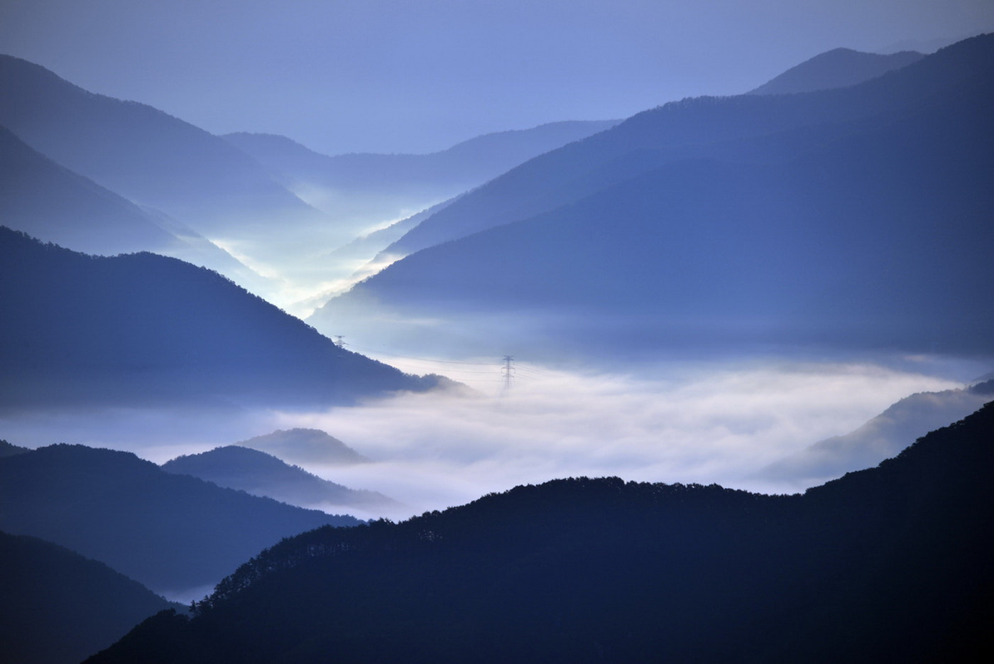 Sigma 150-500mm F5-6.3 DG OS HSM sample photo. Shadows of the mountain photography