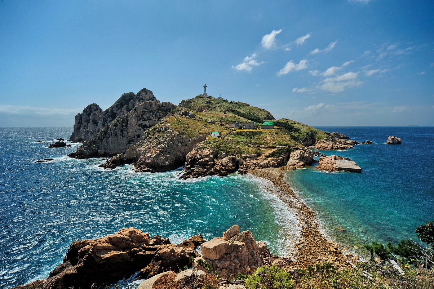 Nikon D700 + Sigma 12-24mm F4.5-5.6 EX DG Aspherical HSM sample photo. Island lighthouse photography