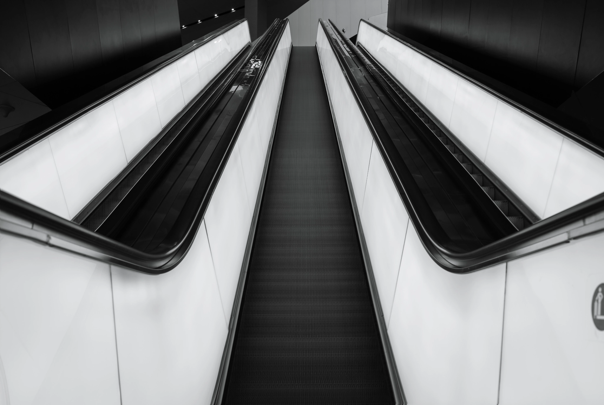 Nikon D810 + Nikon AF Nikkor 35mm F2D sample photo. Escalator photography