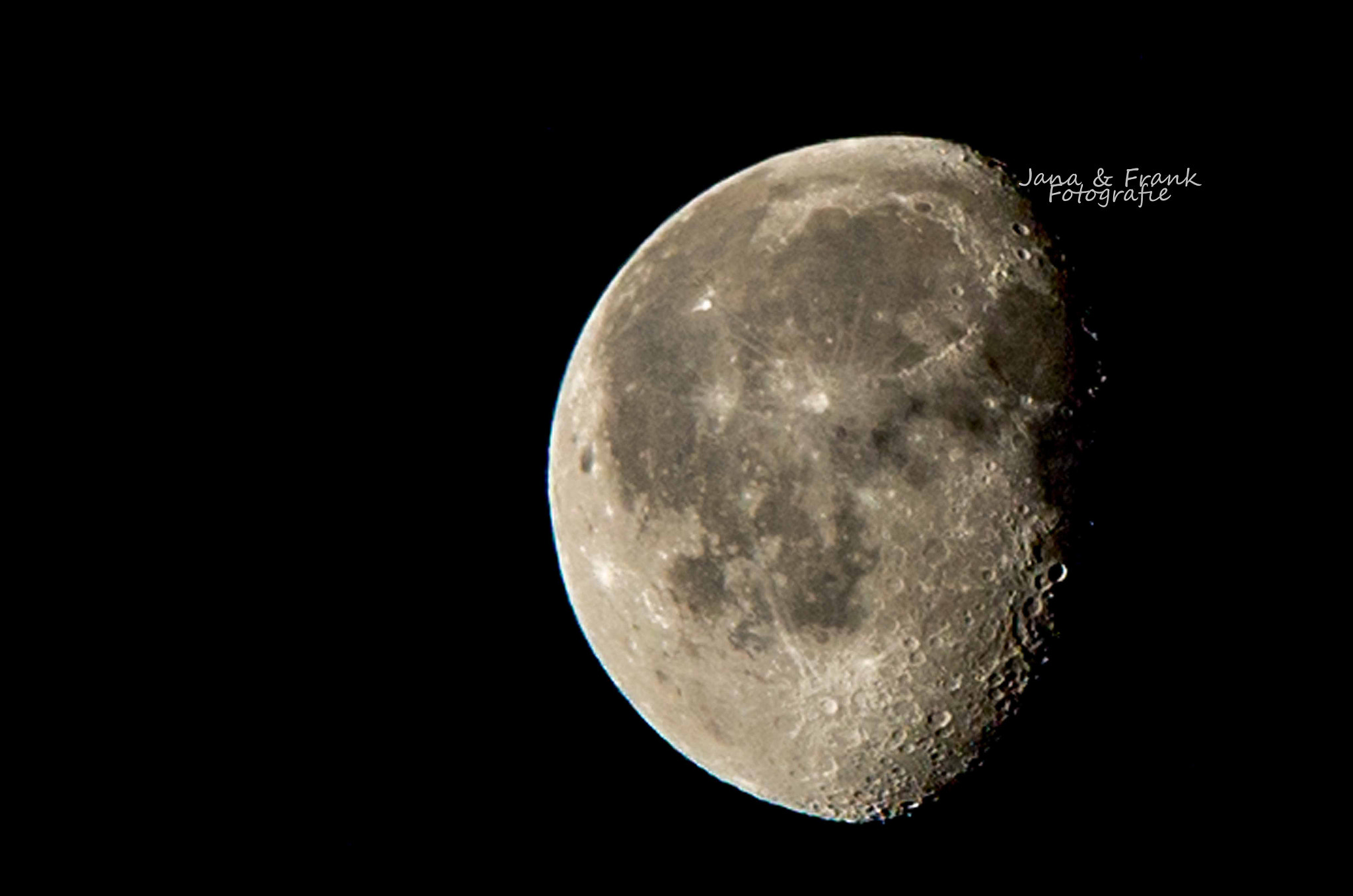 Pentax K-5 IIs + Sigma 70-200mm F2.8 EX DG OS HSM sample photo. The moon photography