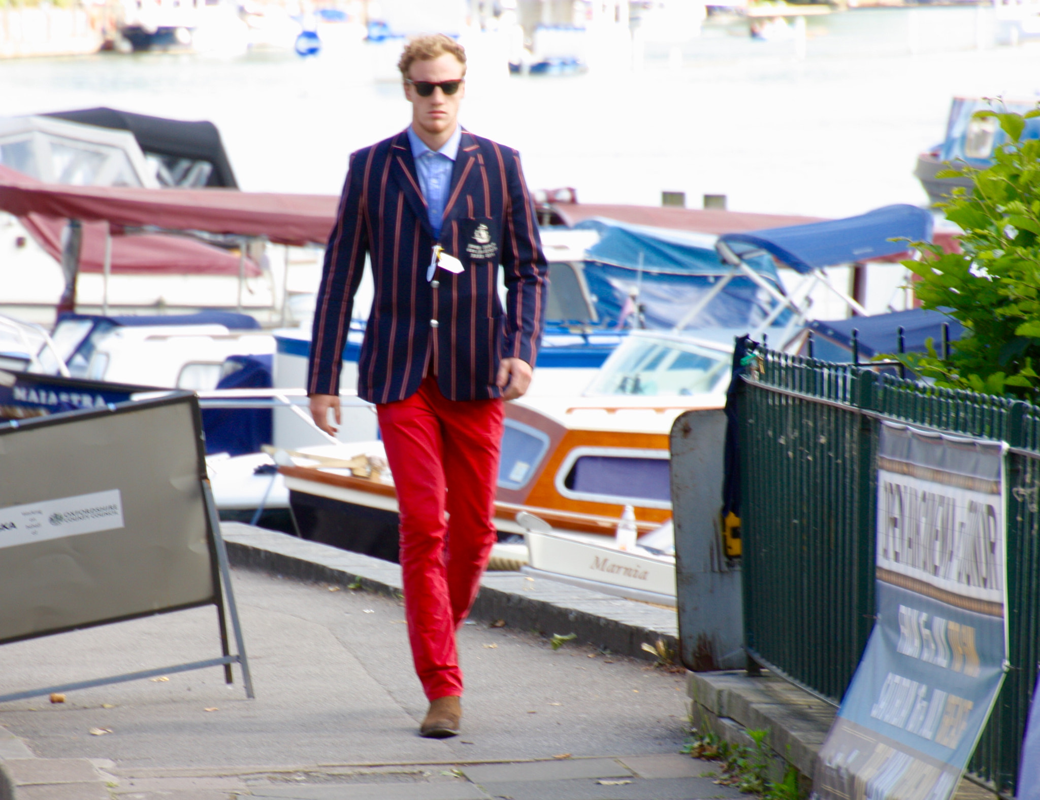 Canon EOS 450D (EOS Rebel XSi / EOS Kiss X2) sample photo. Stepping out at henley royal regatta photography