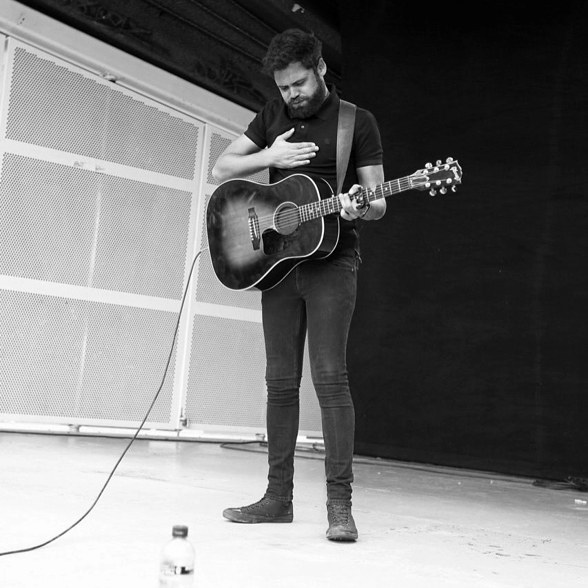 Canon EOS-1D Mark IV sample photo. Passenger busking in amsterdam photography