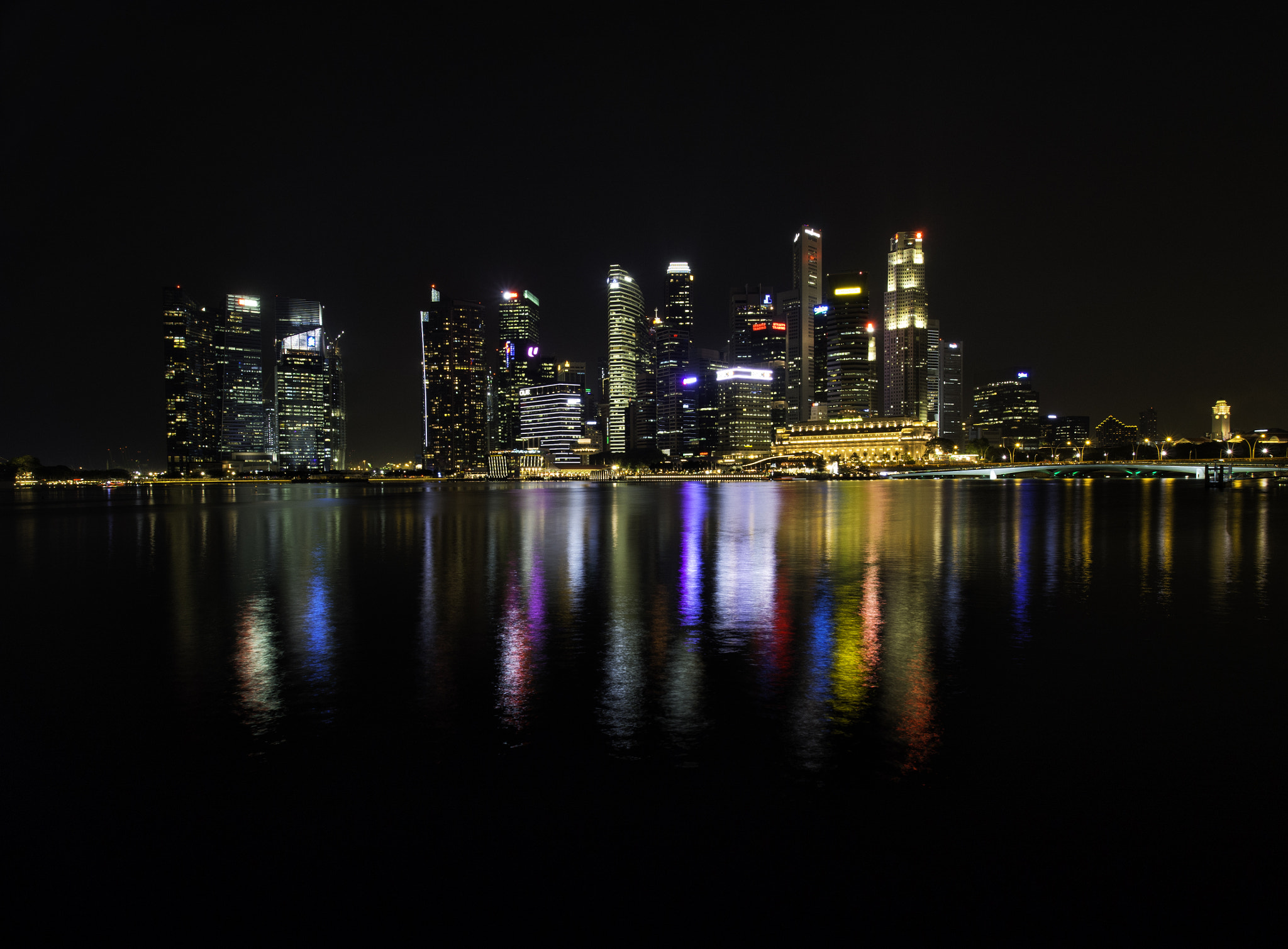Olympus PEN E-P5 + Olympus M.Zuiko Digital ED 7-14mm F2.8 PRO sample photo. Singapore city lights photography