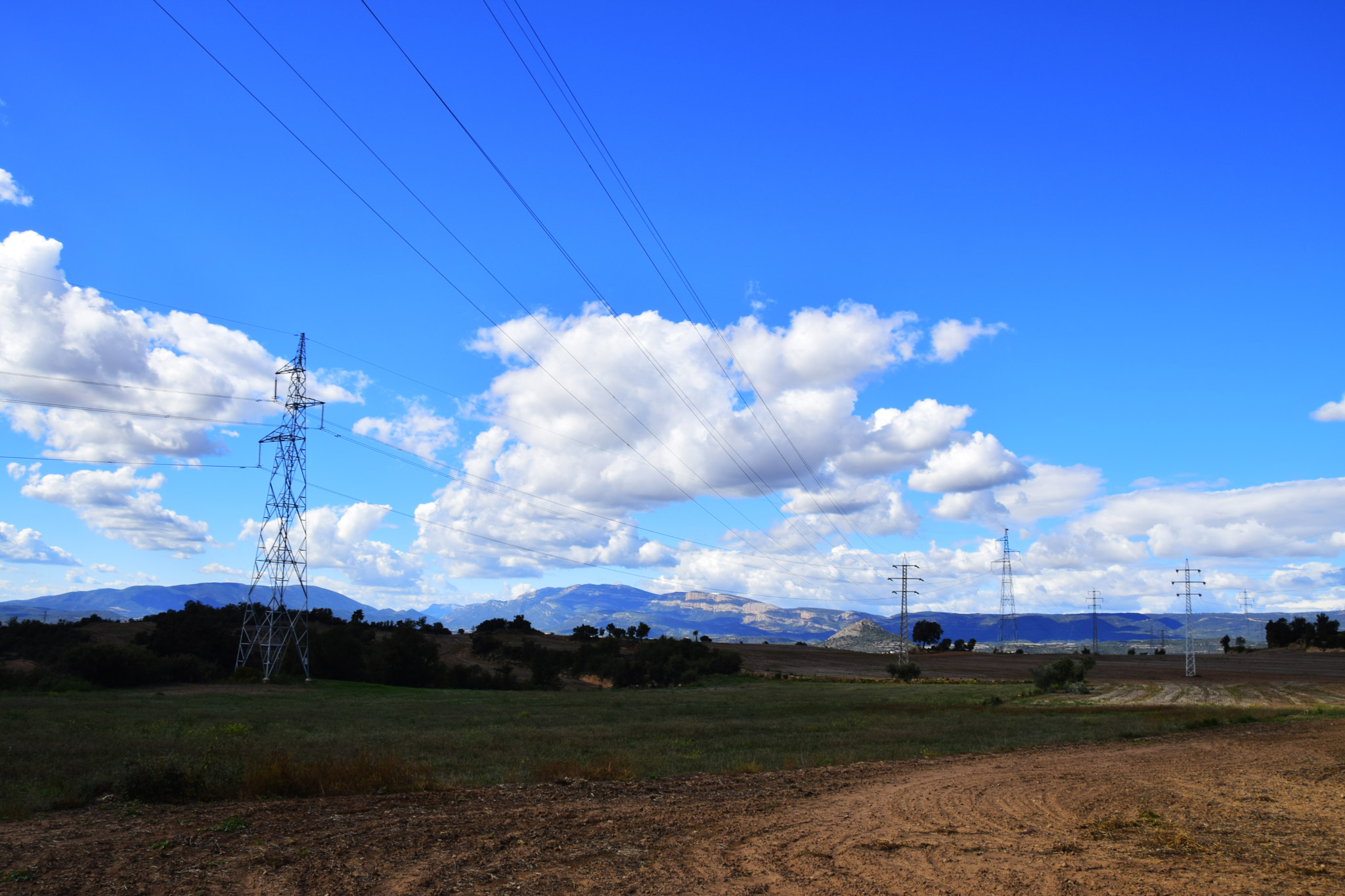 Nikon D5300 + Nikon AF Nikkor 85mm F1.8D sample photo. Sky and  earth photography