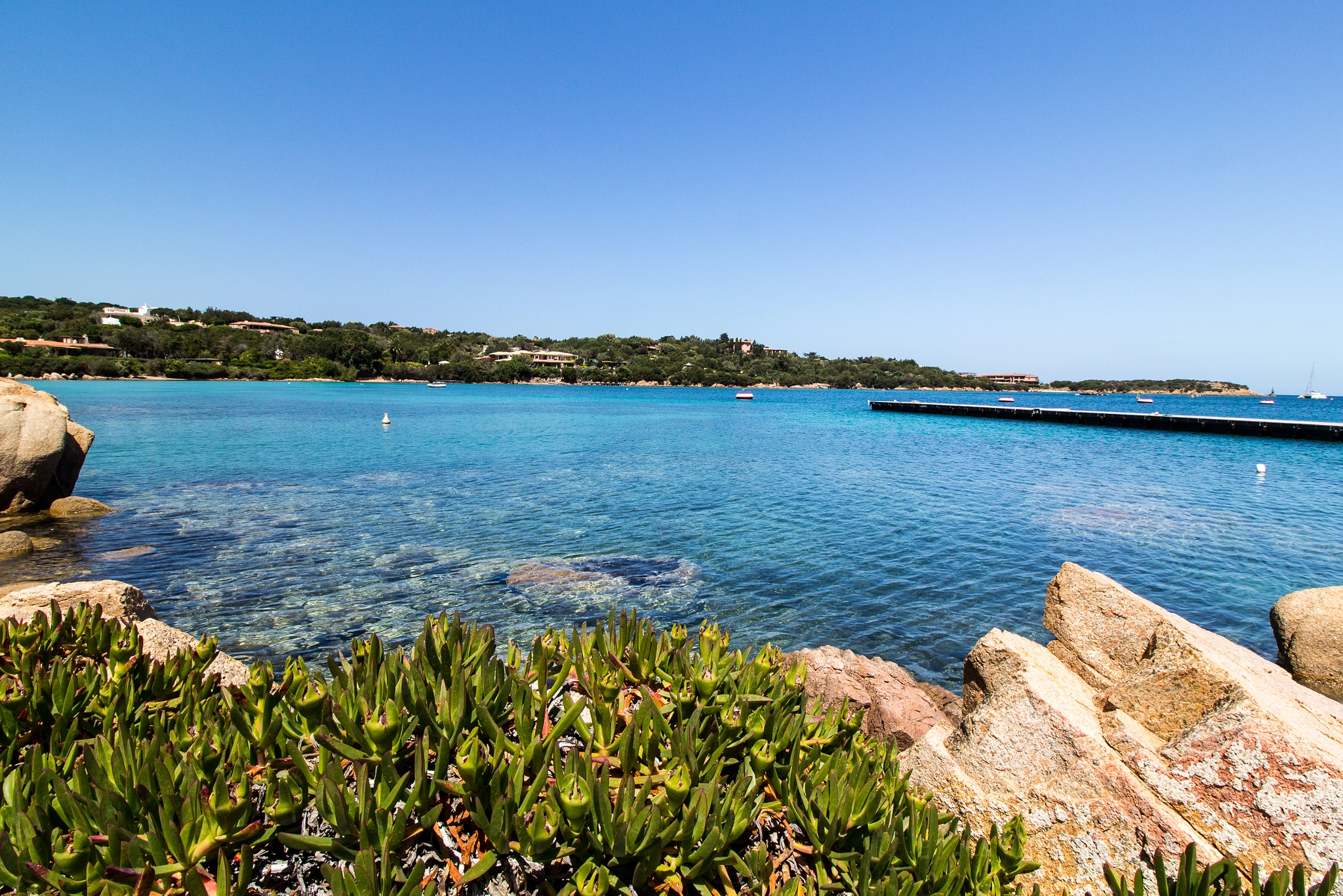 Canon EF-S 10-18mm F4.5–5.6 IS STM sample photo. Bay of porto cervo, sardegna photography