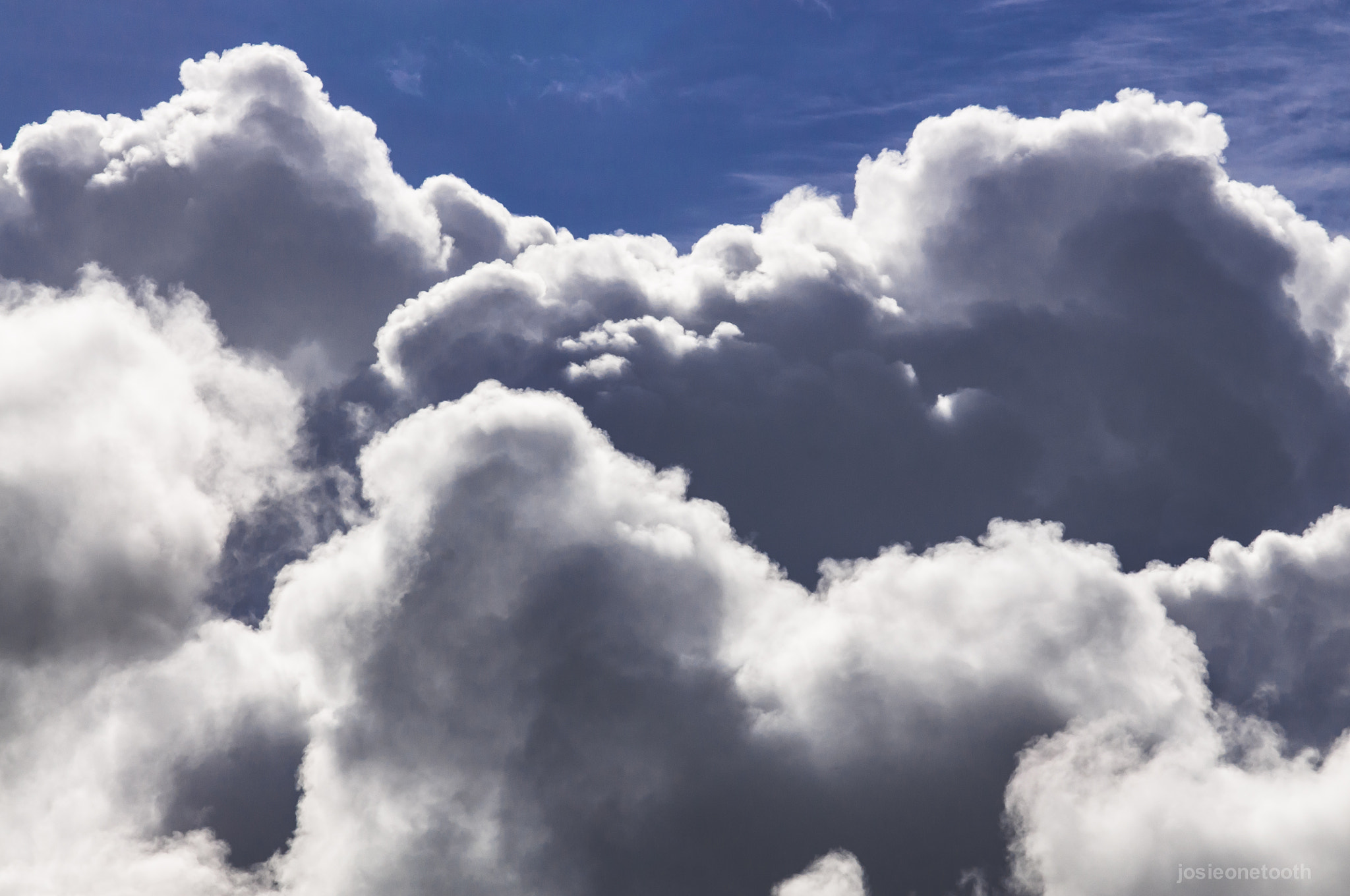 Nikon AF-S Nikkor 70-200mm F4G ED VR sample photo. Pillows in the sky photography