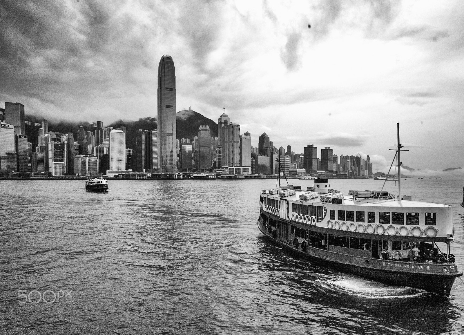 Elmarit-M 21mm f/2.8 sample photo. Hong kong harbor photography