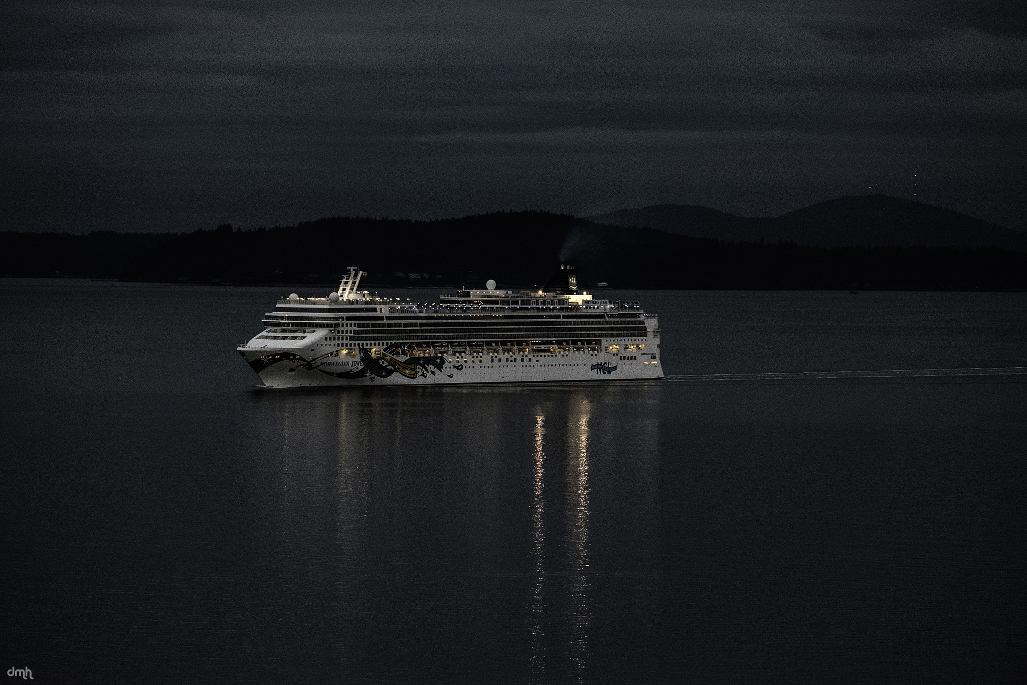 Fujifilm XF 100-400mm F4.5-5.6 R LM OIS WR sample photo. Morning morning, where are you going? photography