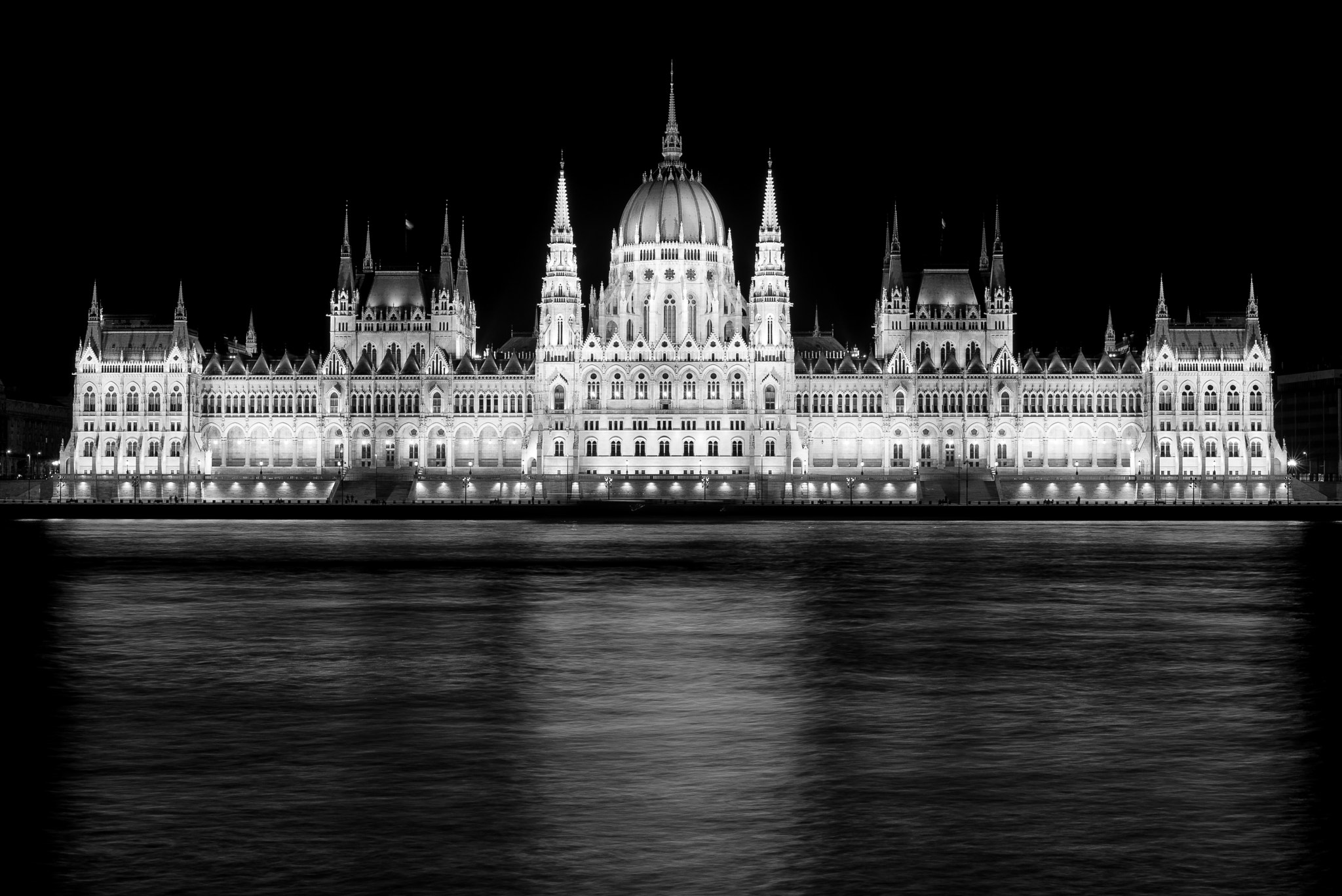 ZEISS Milvus 50mm F1.4 sample photo. Bw parliament photography
