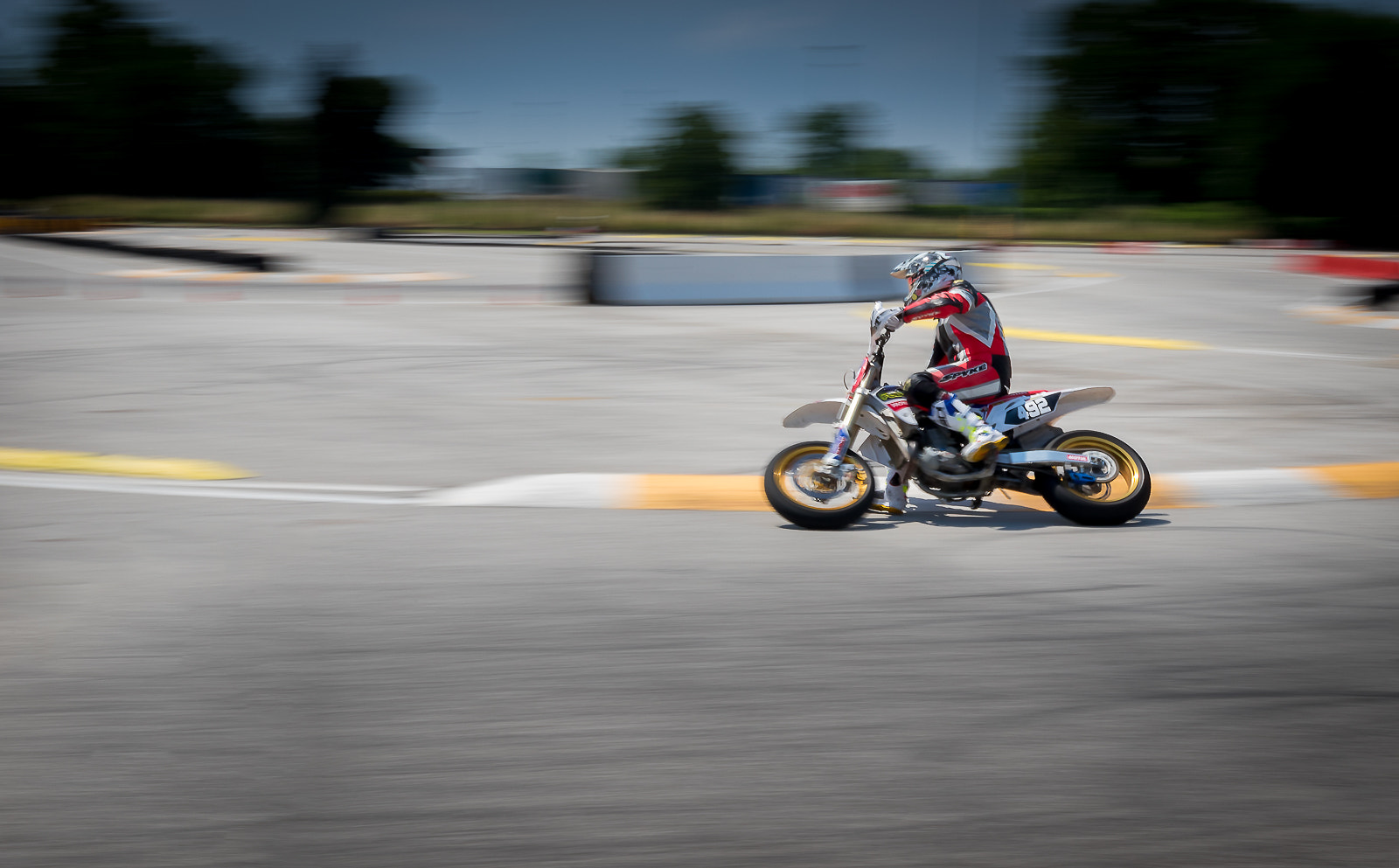 Canon EF 16-35mm F4L IS USM sample photo. Motard photography