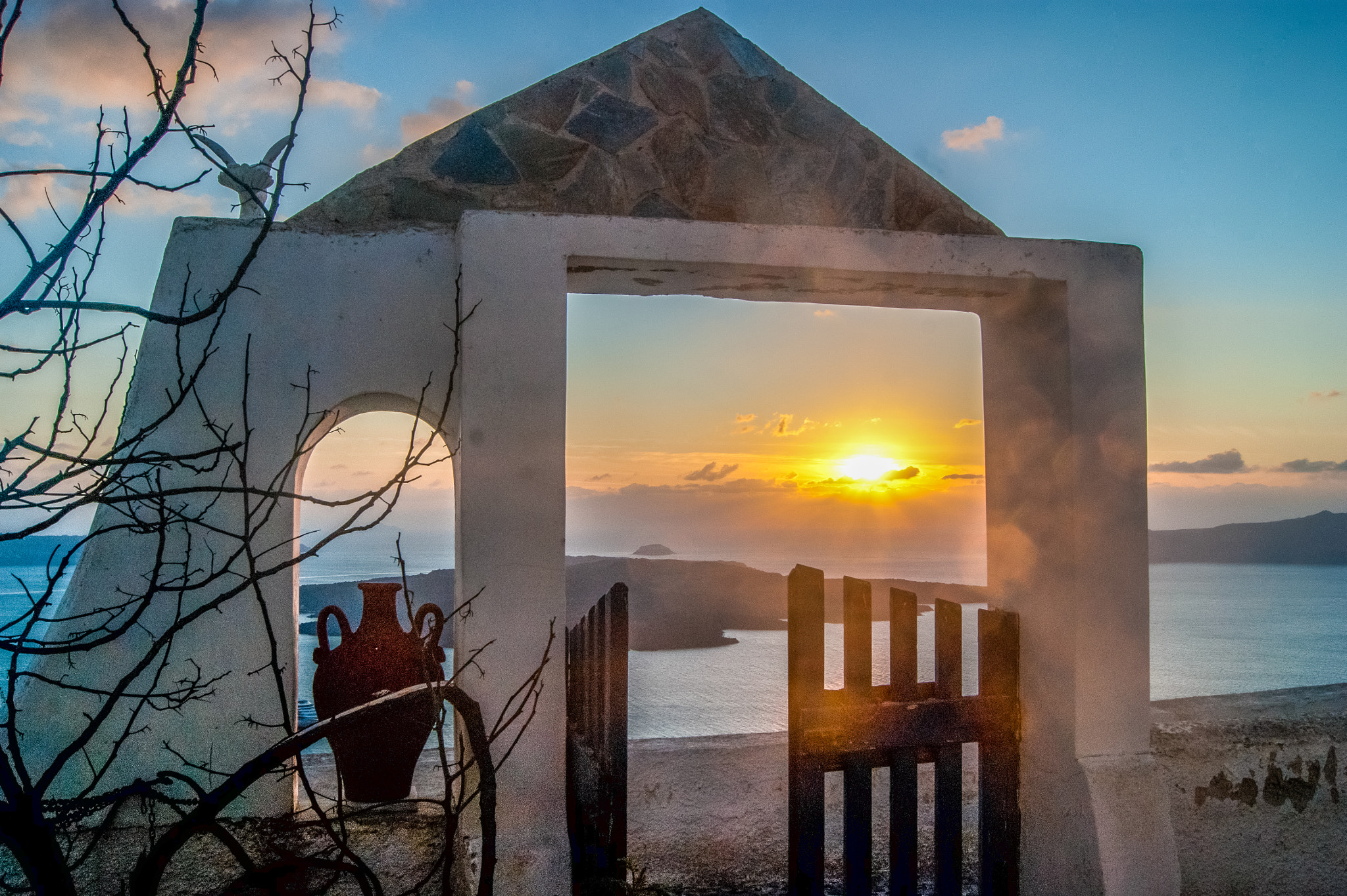 Sony Alpha DSLR-A380 + Sony DT 18-55mm F3.5-5.6 SAM sample photo. Sunset santorini photography