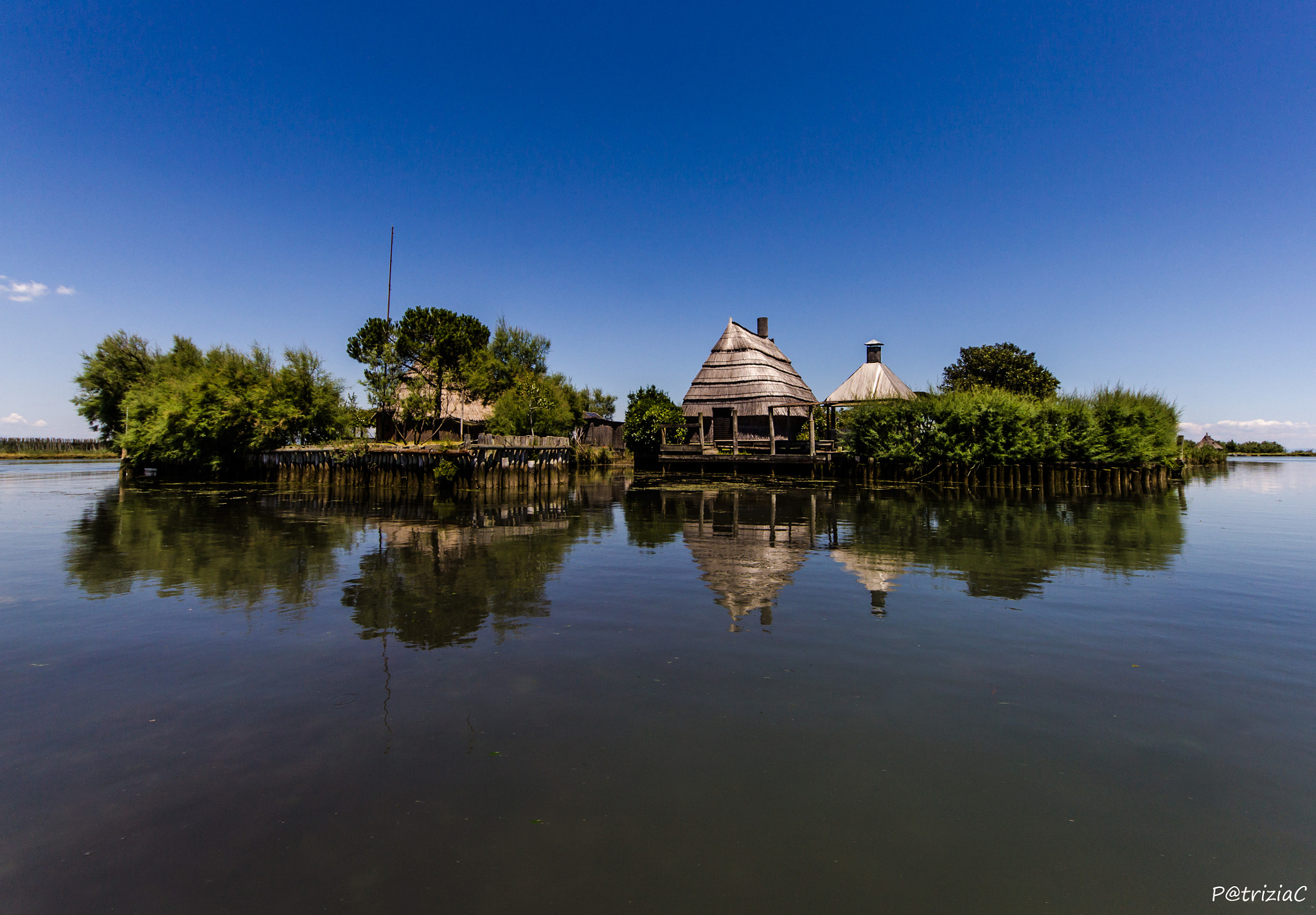 Sigma 8-16mm F4.5-5.6 DC HSM sample photo. #riflessi# photography