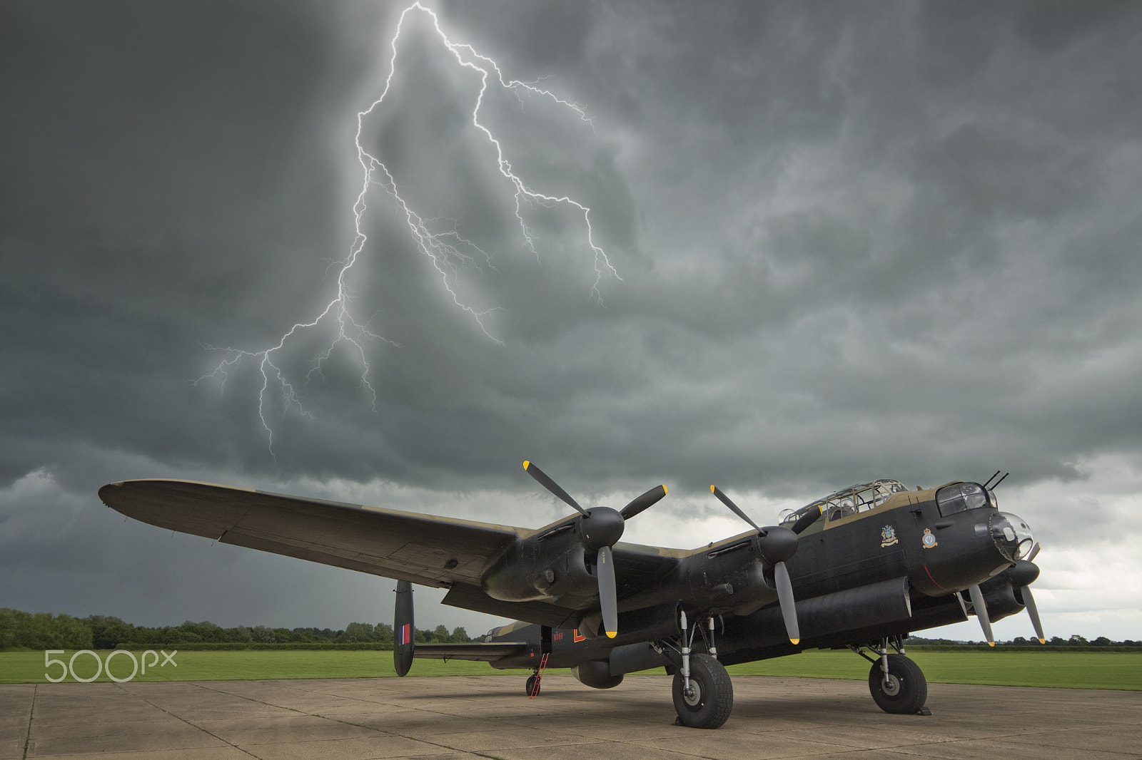 Canon EOS 700D (EOS Rebel T5i / EOS Kiss X7i) + Canon EF-S 10-18mm F4.5–5.6 IS STM sample photo. Lancaster bomber, just jane photography
