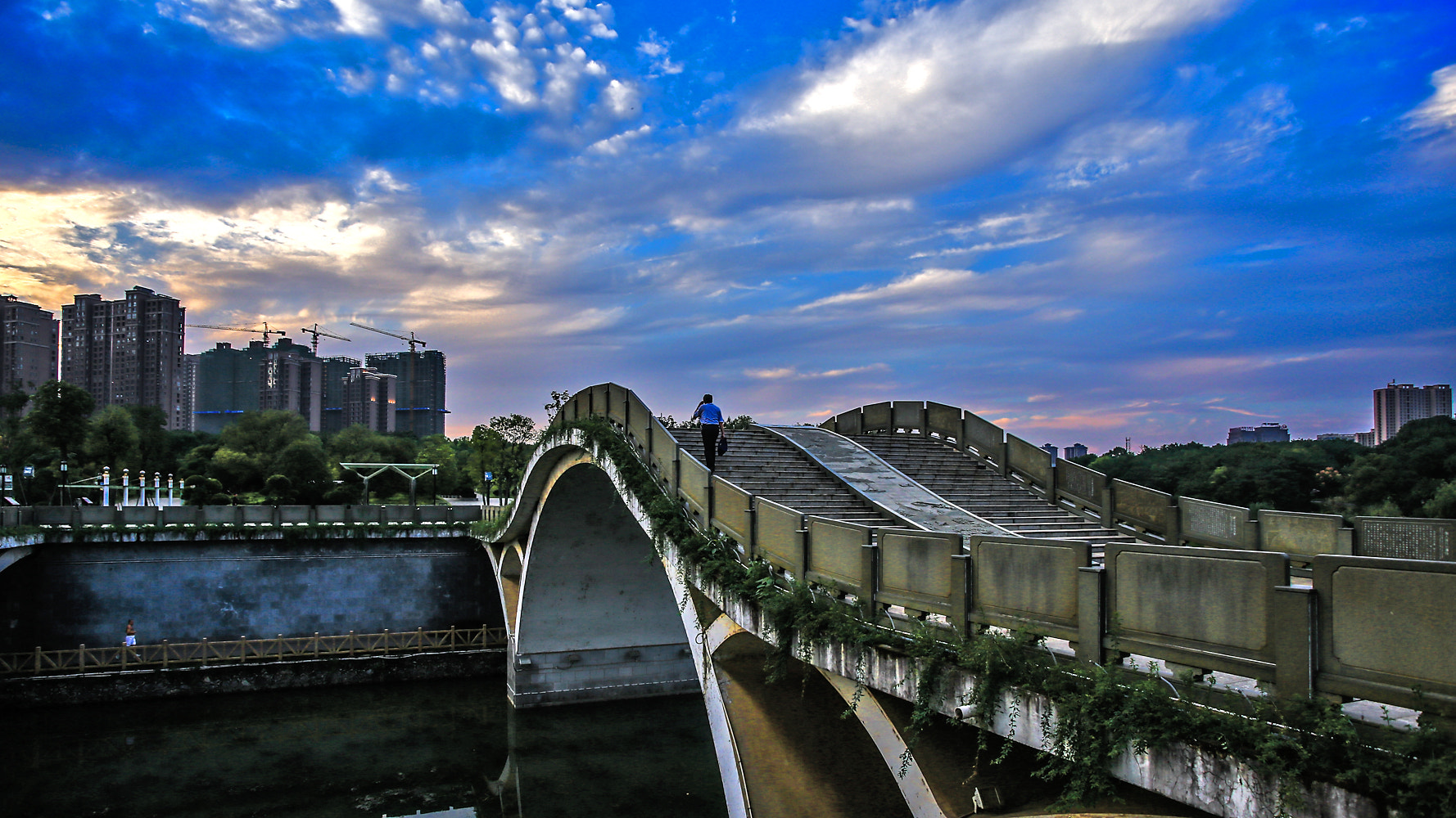 Canon EOS 6D + Canon EF 20-35mm f/2.8L sample photo. “”为智能对象 photography