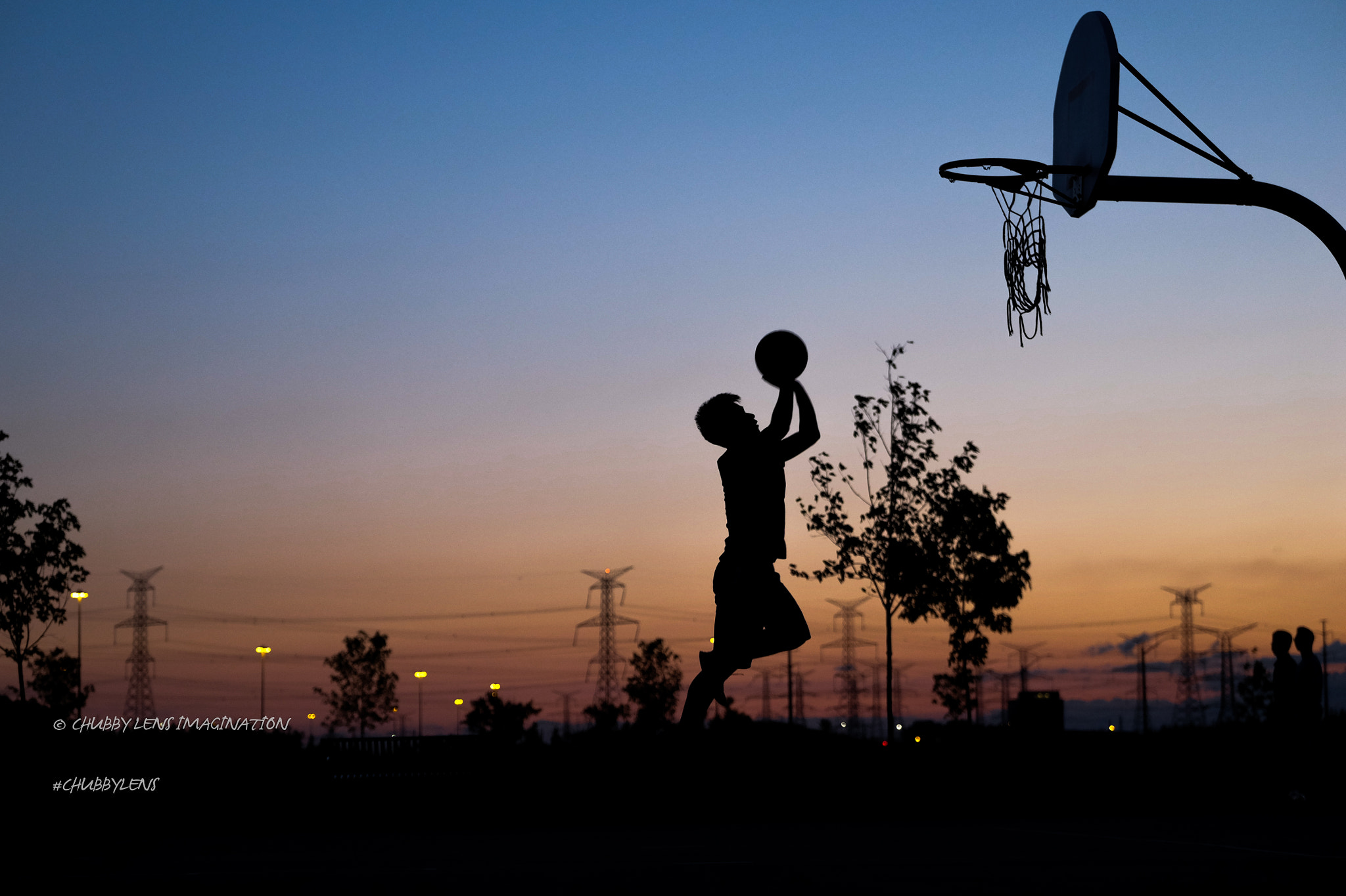 Fujifilm X-E2 + Fujifilm XF 50-140mm F2.8 R LM OIS WR sample photo. Basketball in sunset photography