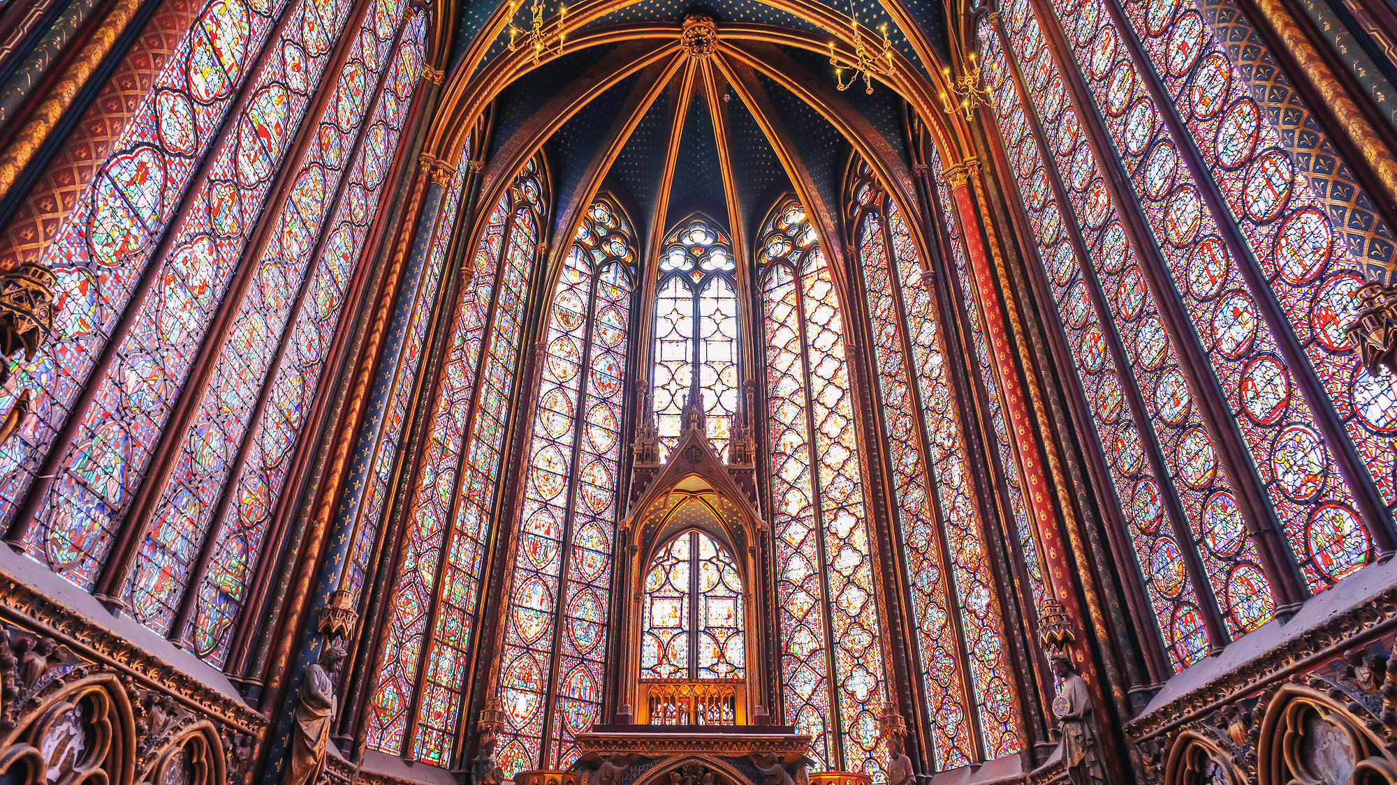 Sony a7R + Sony 20mm F2.8 sample photo. Windows photography