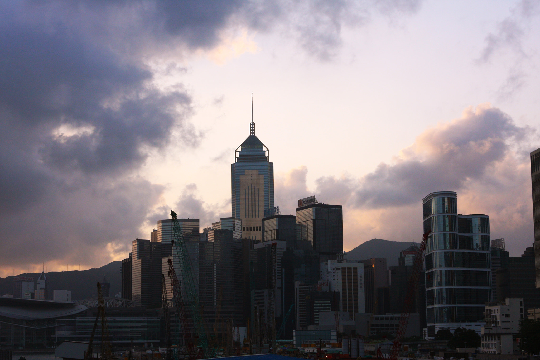 Canon EOS 40D + Canon EF 24-70mm F2.8L USM sample photo. Hong kong skyline photography