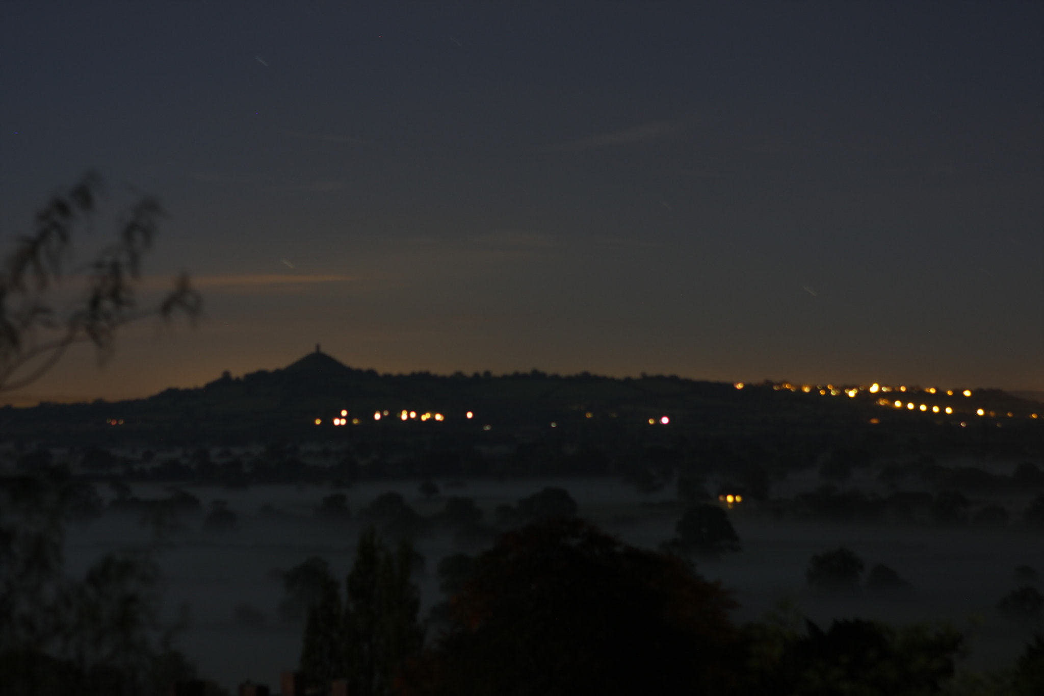 Canon EOS 40D + Canon EF 24-70mm F2.8L USM sample photo. Midnight mist over galstonbury tor photography