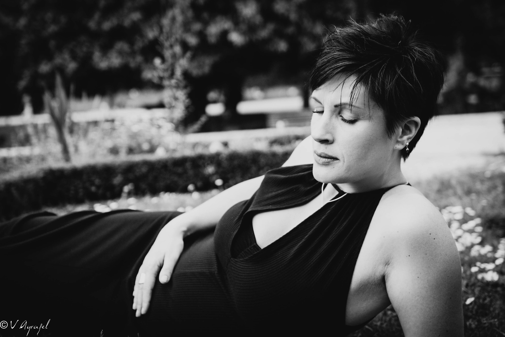 Nikon D3100 sample photo. Pregnant woman photography