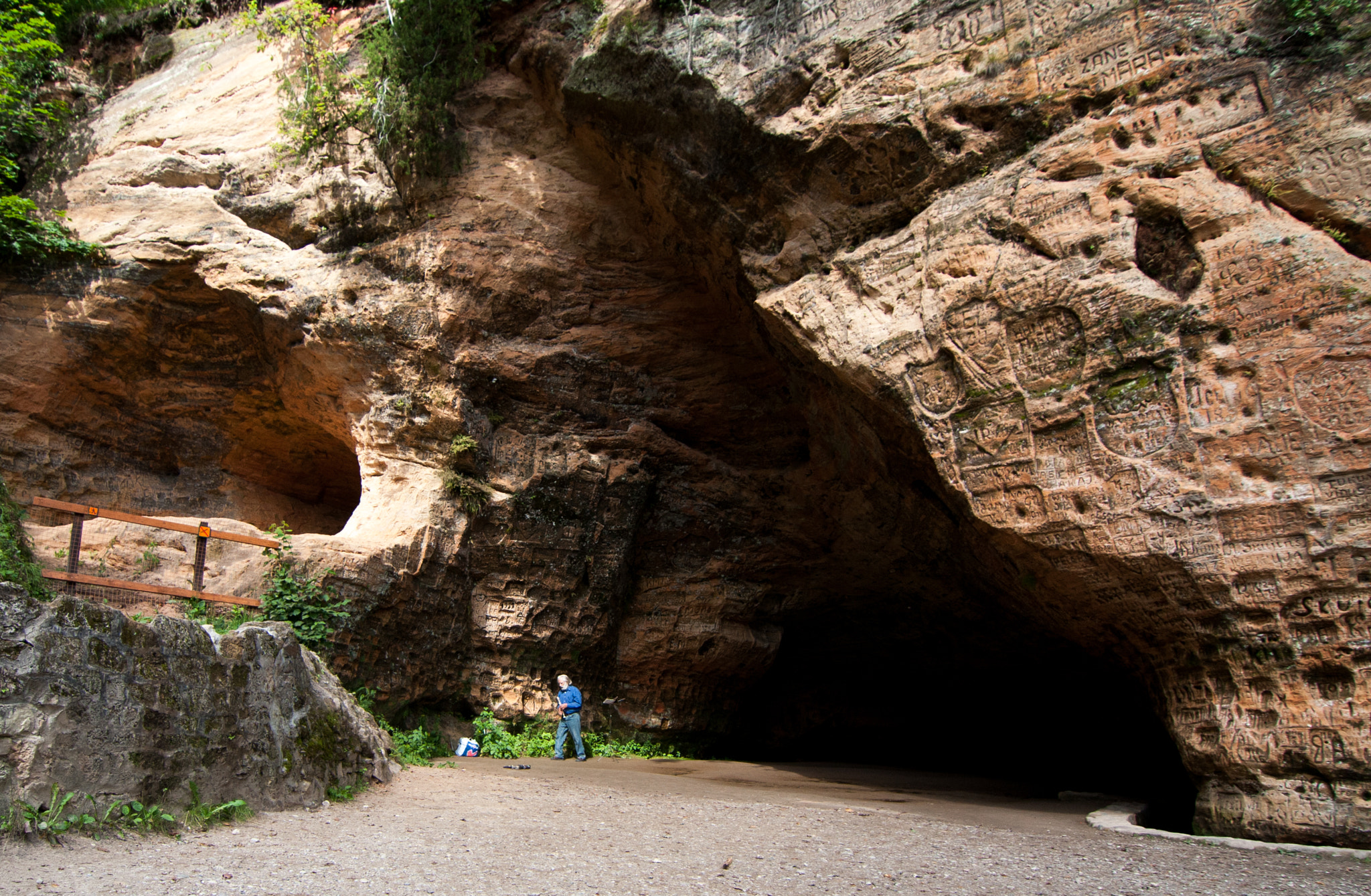 Canon EOS 40D sample photo. Gutmanis cave, sigulda, latvia photography