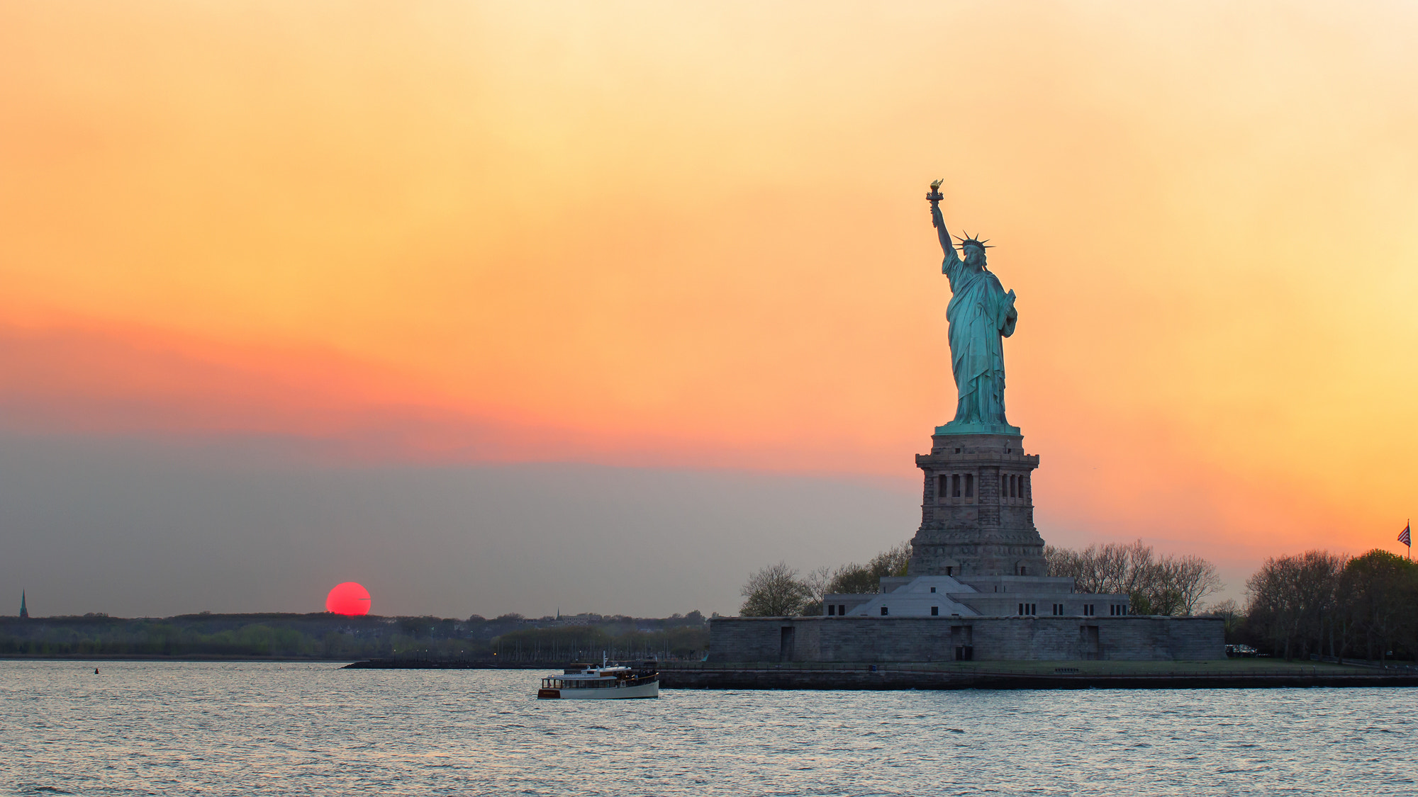 Tamron SP AF 70-200mm F2.8 Di LD (IF) MACRO sample photo. Lady liberty photography