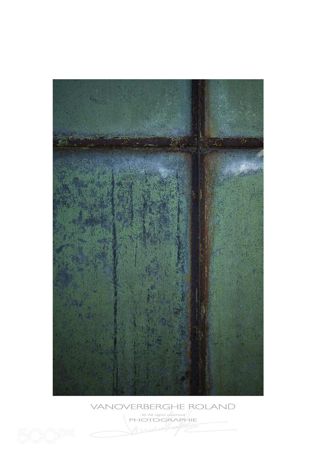 Canon TS-E 90mm F2.8 Tilt-Shift sample photo. Minimal rusty photography