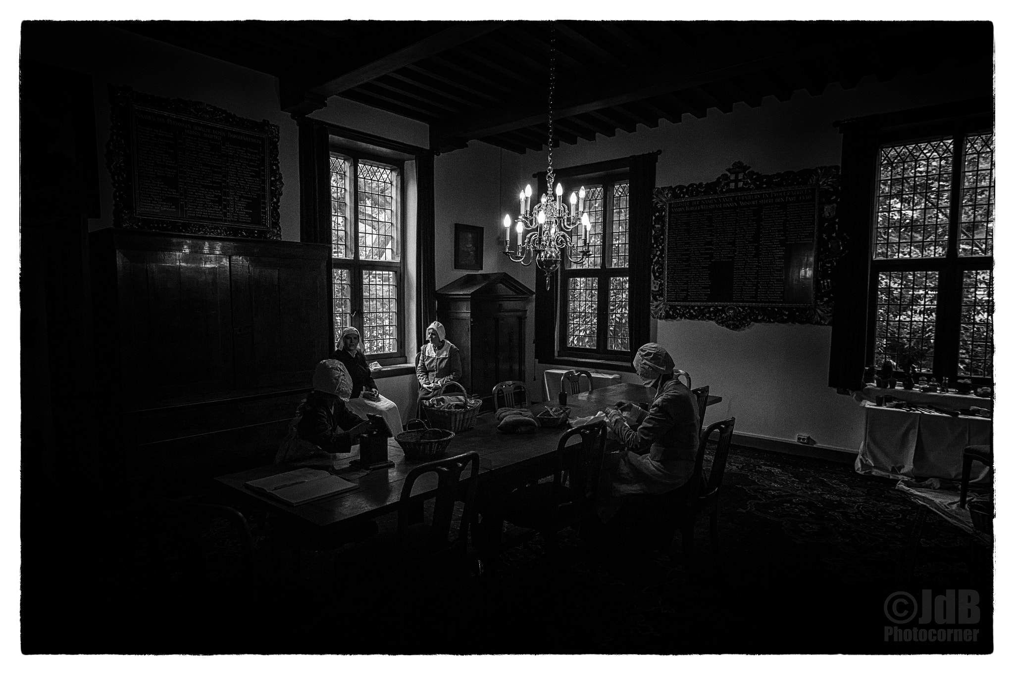 Tokina AT-X Pro 12-24mm F4 (IF) DX sample photo. Regent chamber photography