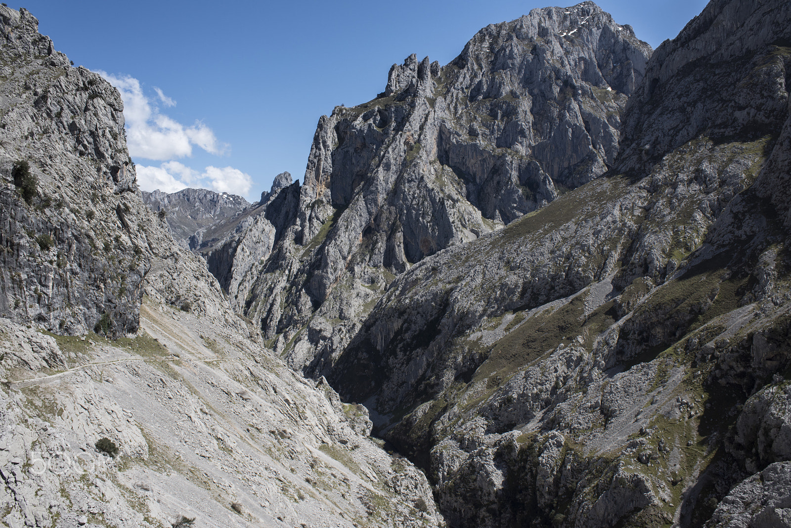 Nikon D810 + Nikon AF Nikkor 28mm F2.8D sample photo. Cares gorge, picos de europa, northern spain. photography