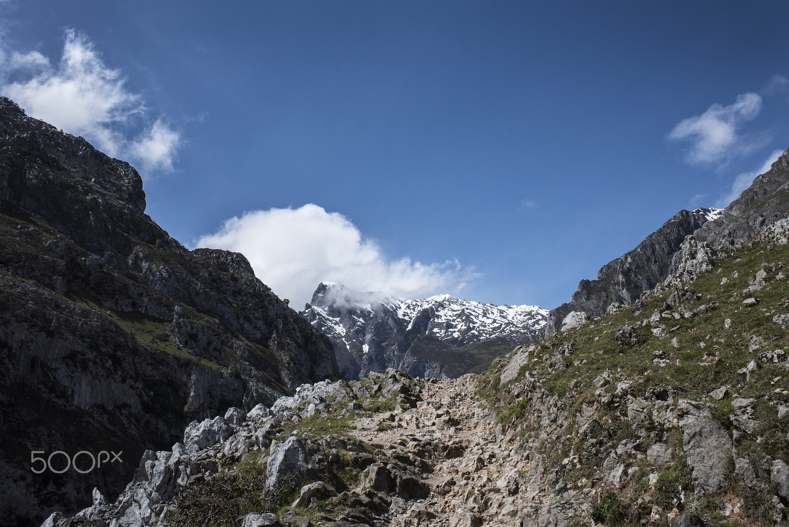 Nikon D810 + Nikon AF Nikkor 28mm F2.8D sample photo. Cares gorge, picos de europa, northern spain. photography