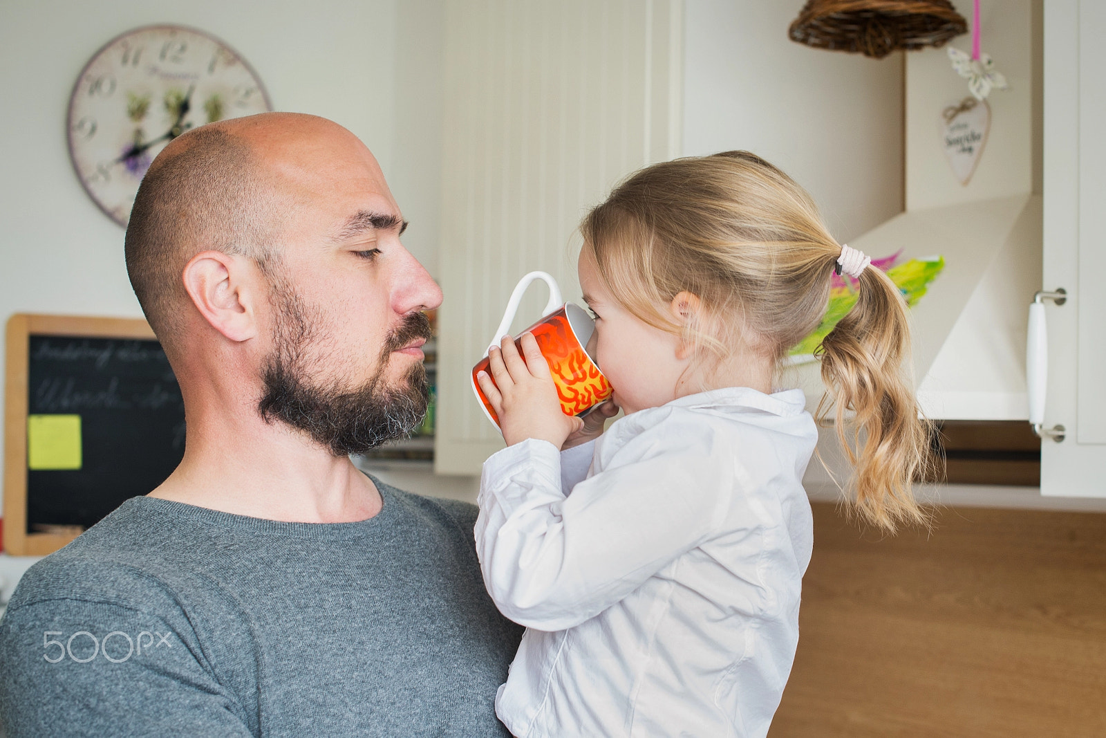 Nikon D4S + Nikon AF-S Nikkor 50mm F1.4G sample photo. Father and daughter in the kitchen, fathers day concept, real family photography