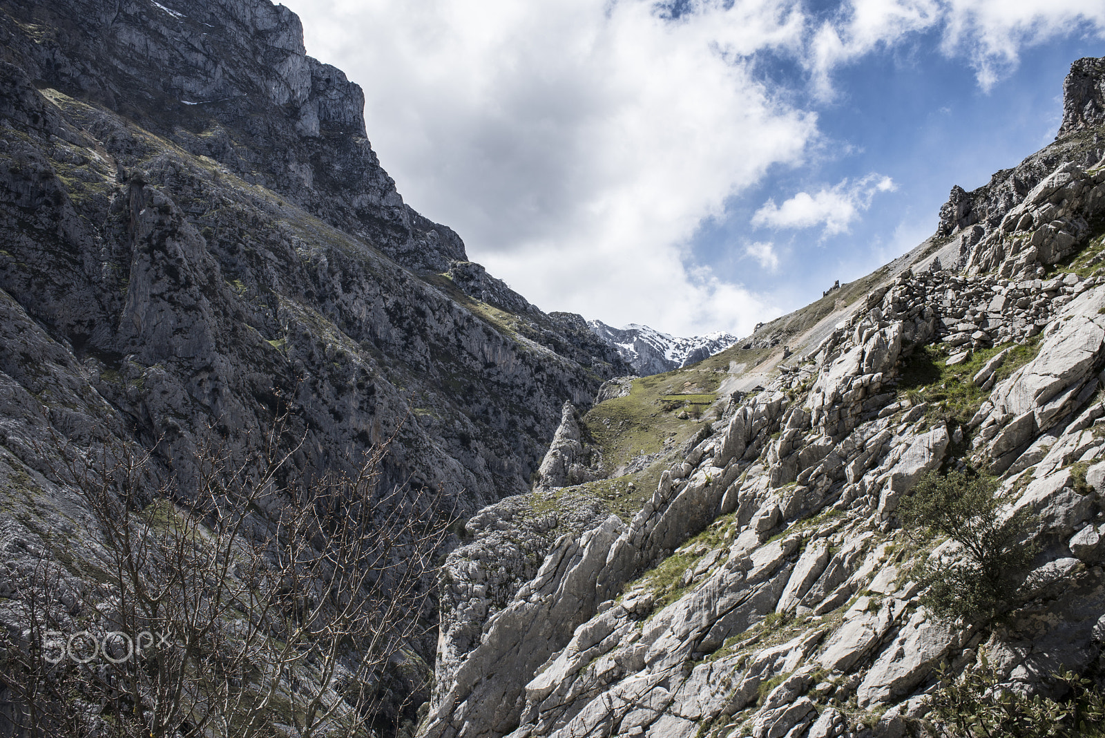 Nikon D810 + Nikon AF Nikkor 28mm F2.8D sample photo. Cares gorge, picos de europa, northern spain. photography