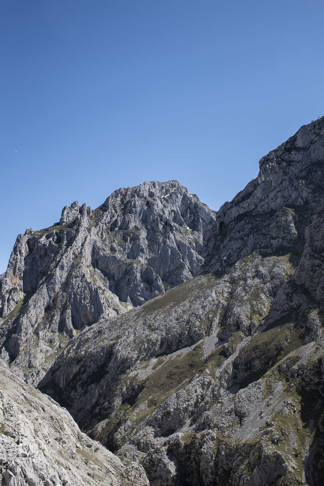 Nikon D810 + Nikon AF Nikkor 28mm F2.8D sample photo. Cares gorge, picos de europa, northern spain. photography