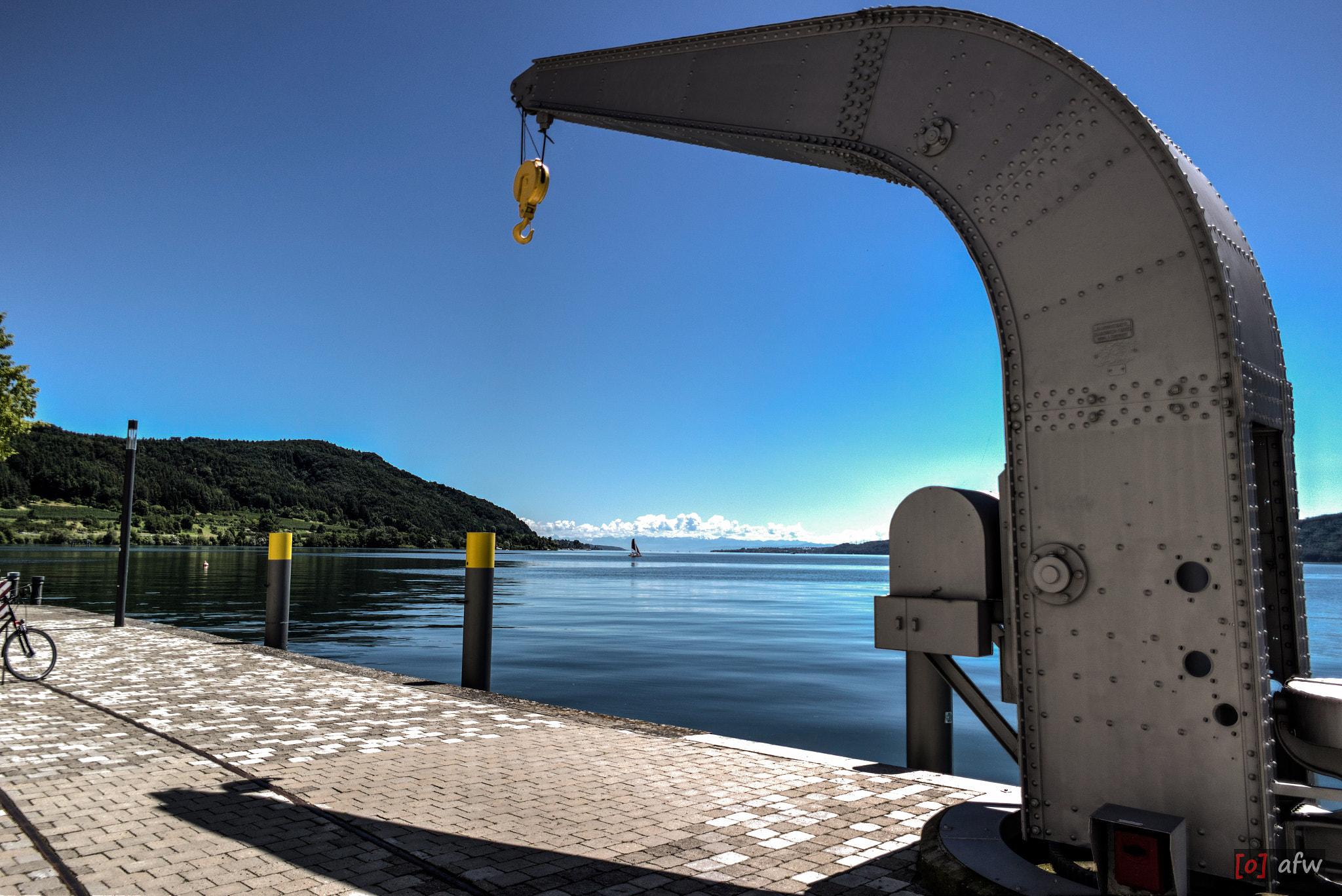 Samsung NX 16mm F2.4 Pancake sample photo. Technik & natur: kran bei ludwigshafen am bodensee photography
