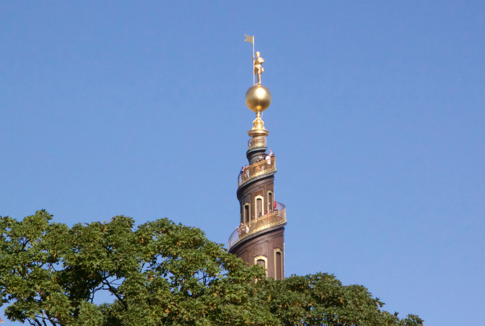 Canon EOS 500D (EOS Rebel T1i / EOS Kiss X3) sample photo. Spiral tower at christianshavn photography
