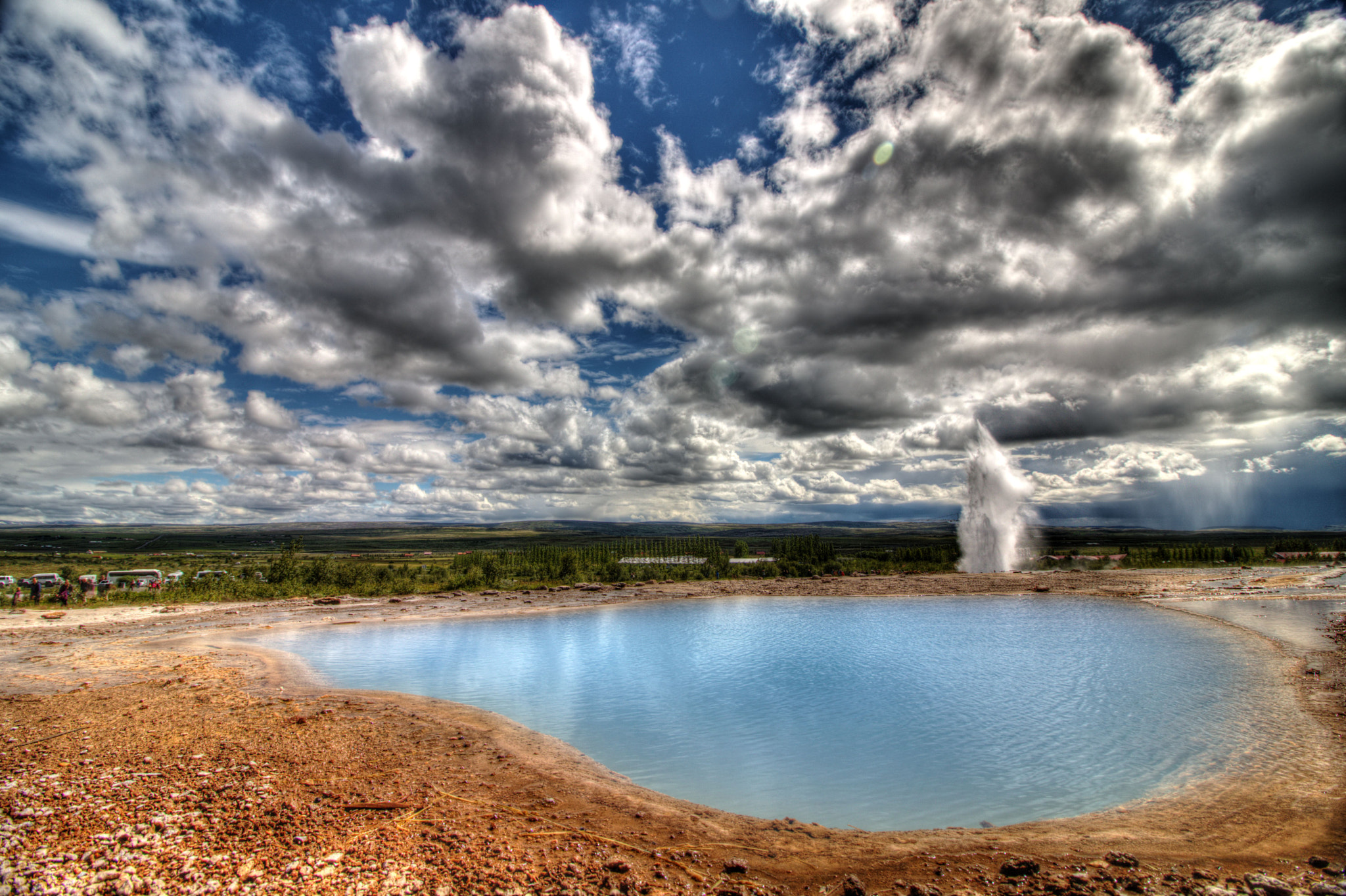 Canon EOS 760D (EOS Rebel T6s / EOS 8000D) + Canon EF-S 10-18mm F4.5–5.6 IS STM sample photo. Strokkur geyser photography