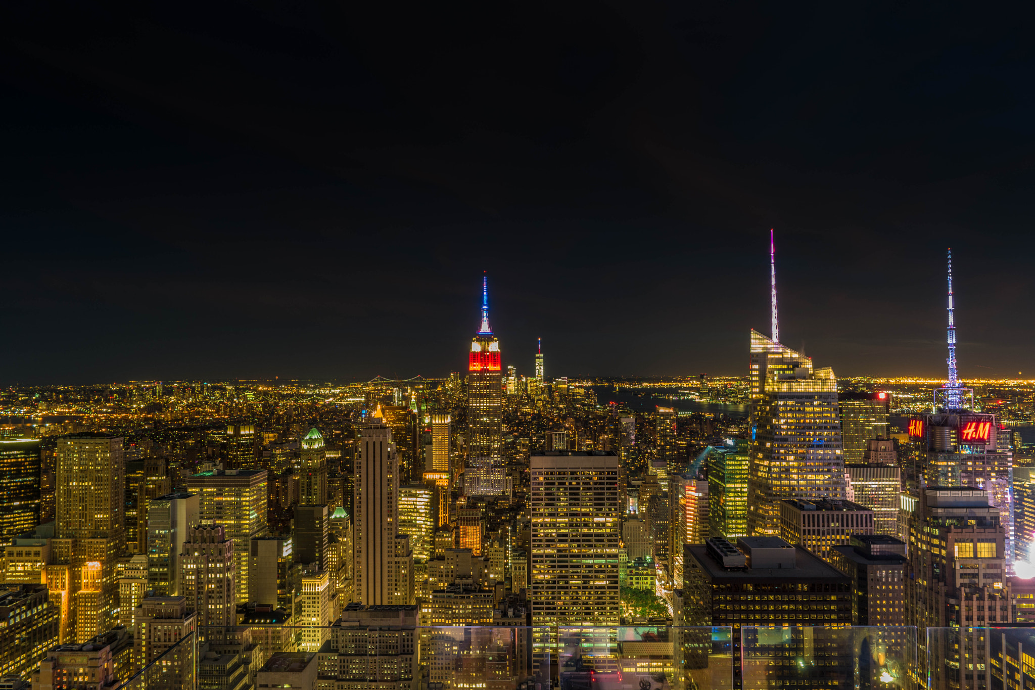 Samsung NX1 + Samsung NX 16mm F2.4 Pancake sample photo. City lights - nyc photography