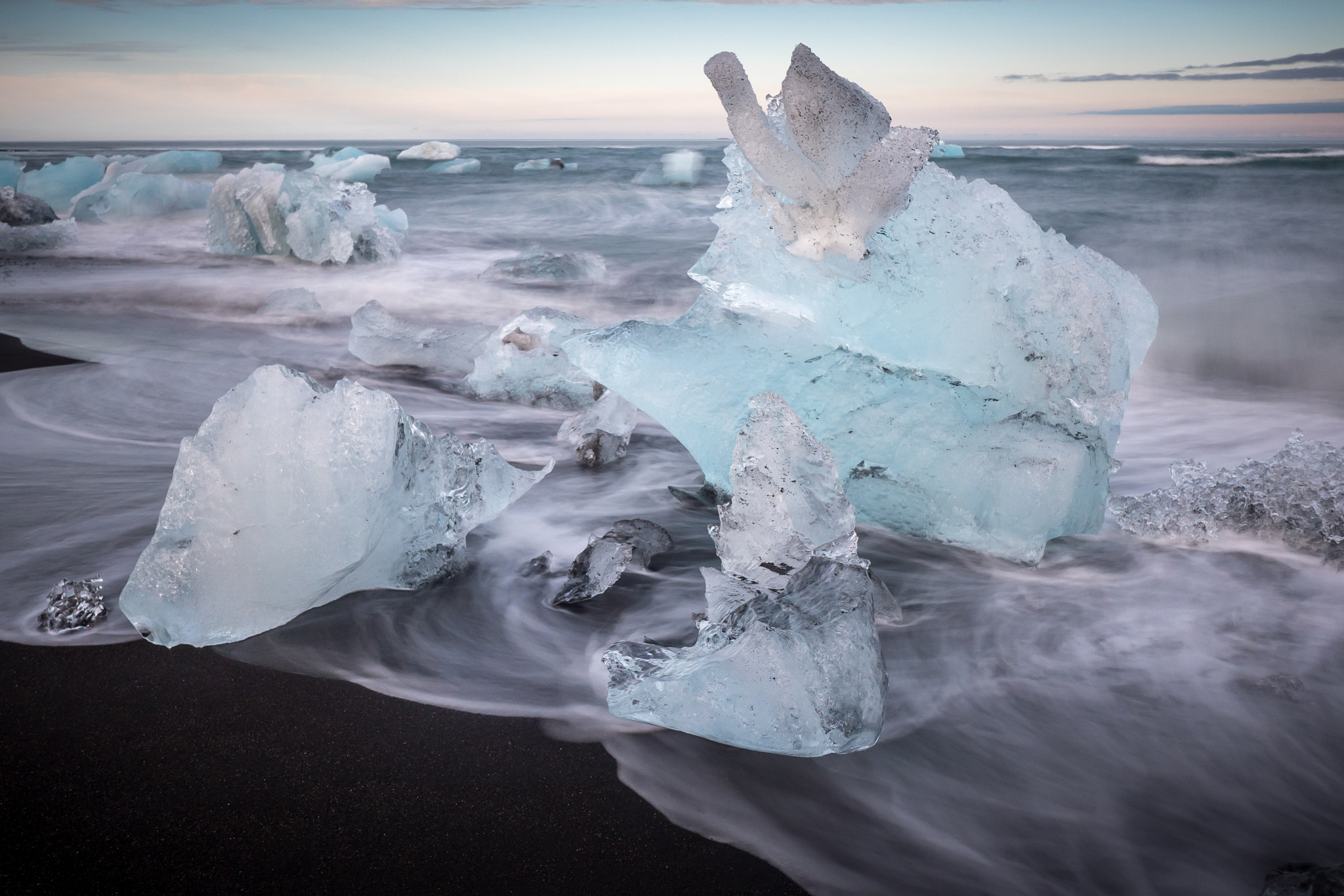 Panasonic Lumix DMC-GH4 + Panasonic Lumix G 14mm F2.5 ASPH sample photo. Jokularlon beach photography