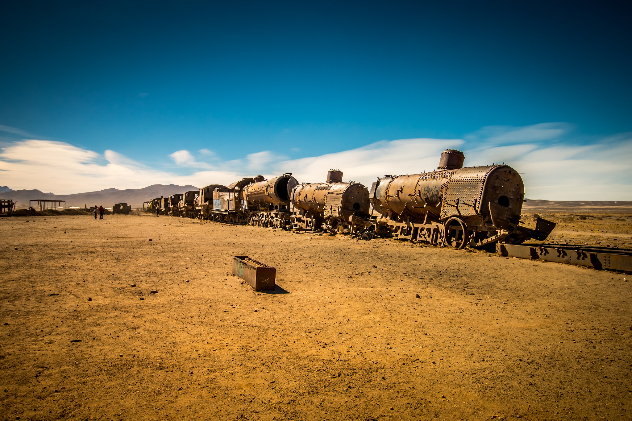 Canon EOS 70D + Canon EF-S 10-18mm F4.5–5.6 IS STM sample photo. Train cemetery photography