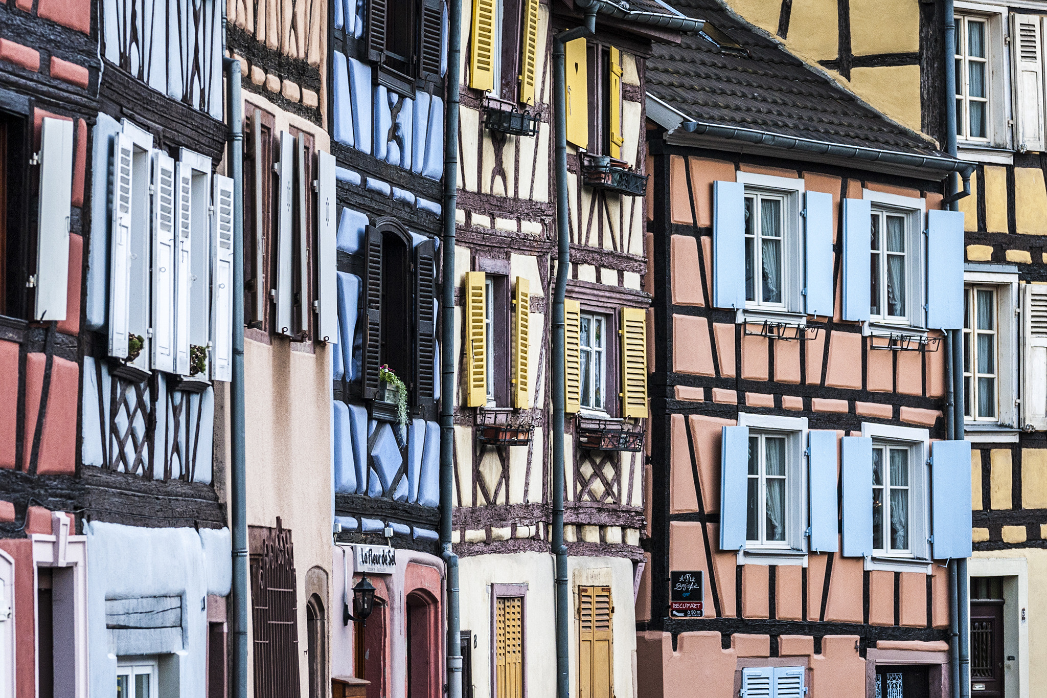 Canon EOS 40D sample photo. Coloured windows. photography