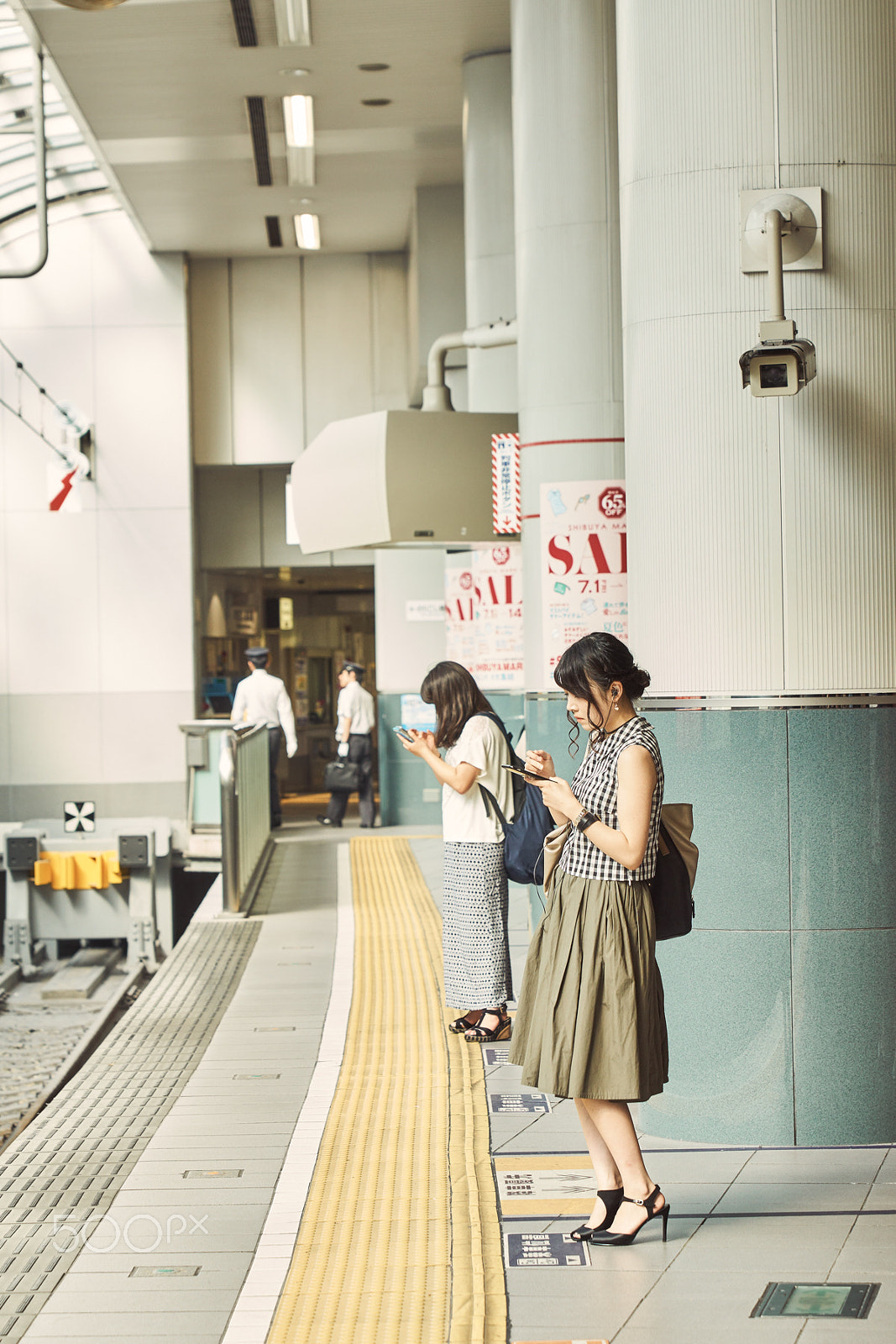 Sony a6300 + Sony FE 24-70mm F2.8 GM sample photo. The station photography