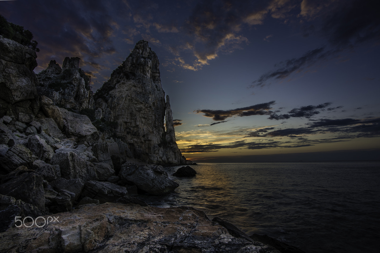 Nikon D810 + Tokina AT-X 17-35mm F4 Pro FX sample photo. Perdalonga sunset photography