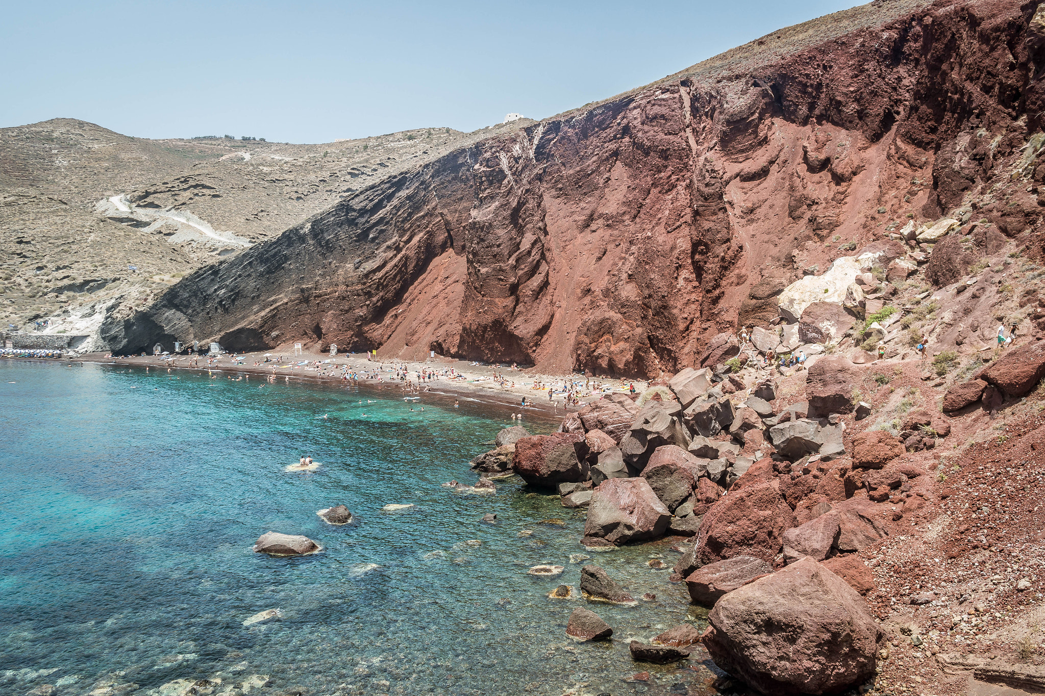 Samsung NX1000 + Samsung NX 20-50mm F3.5-5.6 ED sample photo. Red beach of santorini photography
