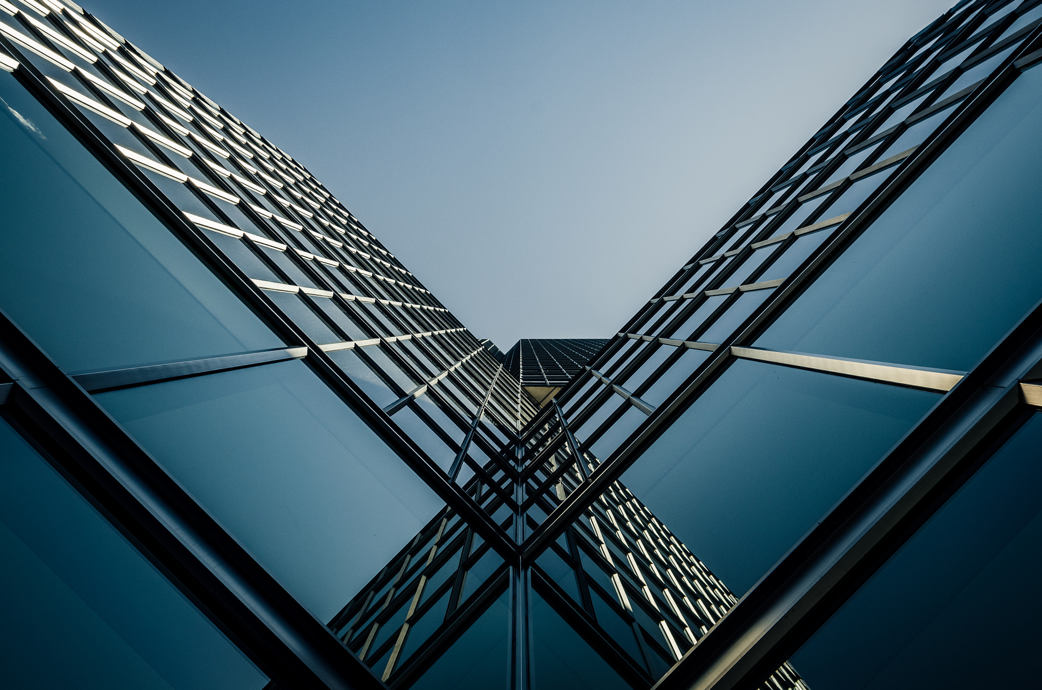Nikon AF-S Nikkor 24-70mm F2.8G ED sample photo. Building symmetry photography