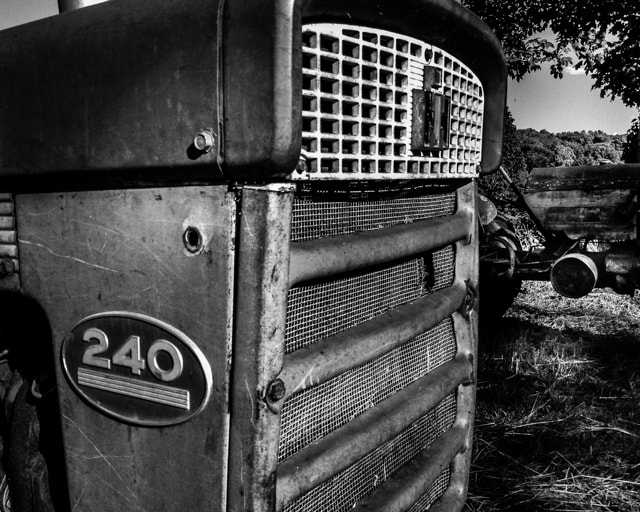 iPod touch back camera 3.3mm f/2.4 sample photo. Tractor #6 photography