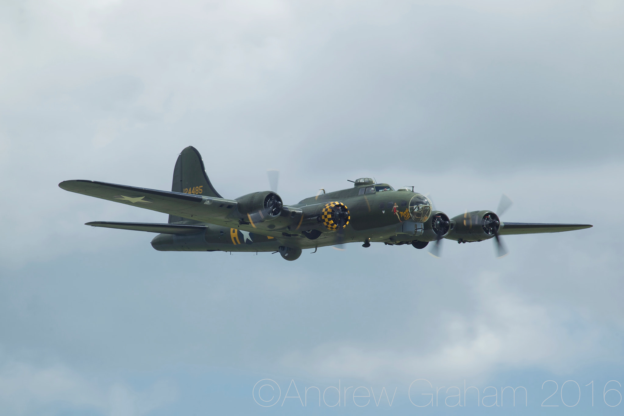 Canon EOS-1D Mark IV + Canon EF 100-400mm F4.5-5.6L IS USM sample photo. B-17 flying fortess photography