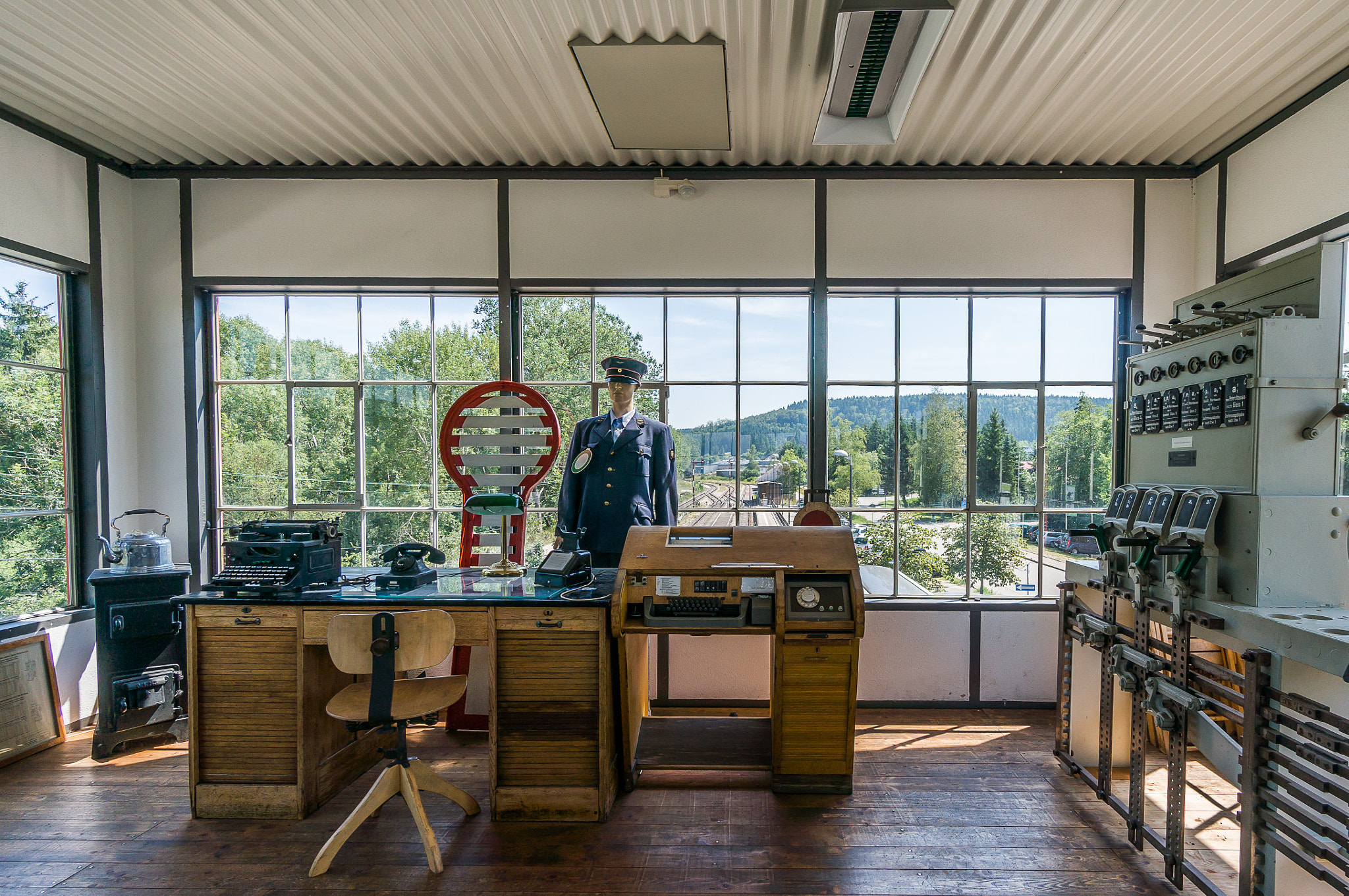 Sony Alpha NEX-6 + Sony E 10-18mm F4 OSS sample photo. Mechanical railway control center i photography