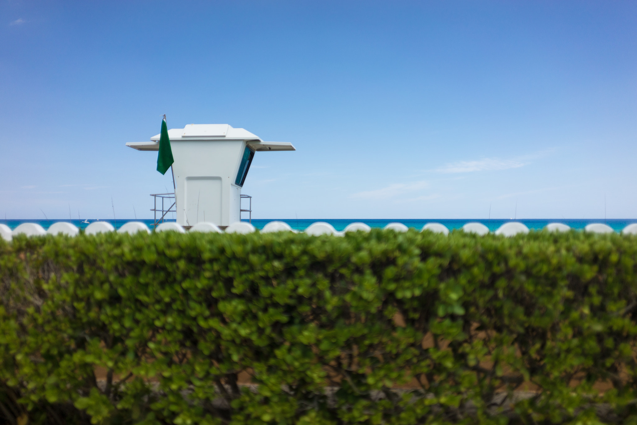 Sony a7 + E 35mm F2 sample photo. Lifeguard house photography