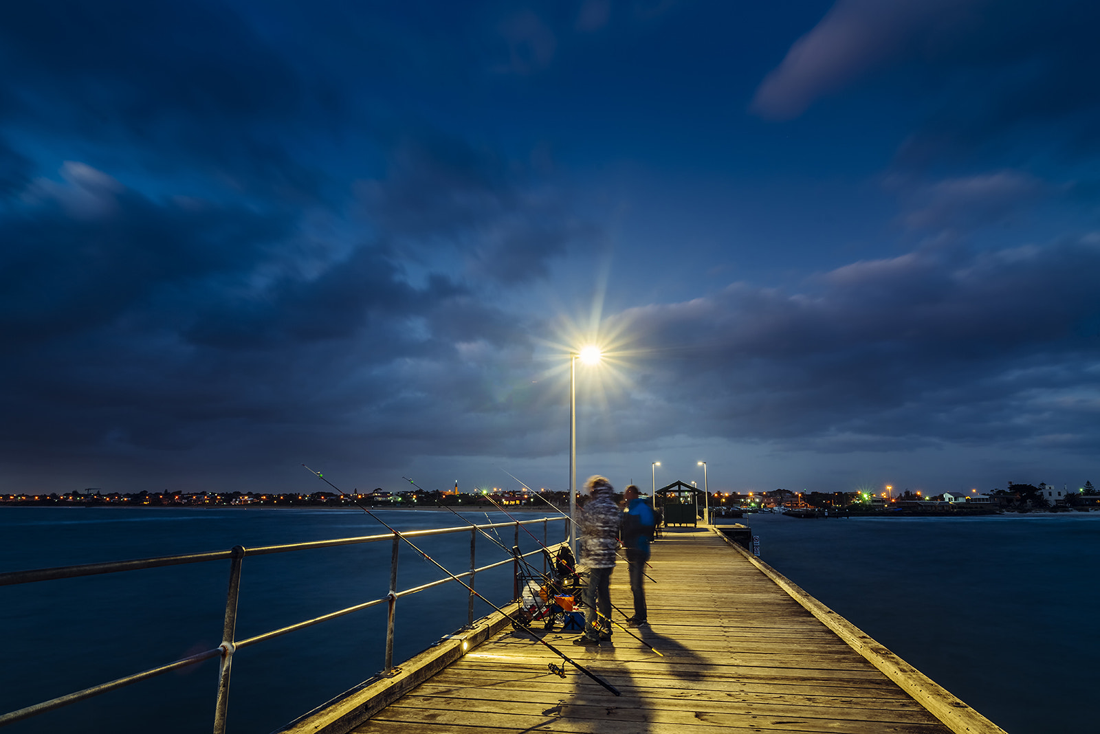 Nikon D810 + ZEISS Distagon T* 21mm F2.8 sample photo. Fishing on pier photography