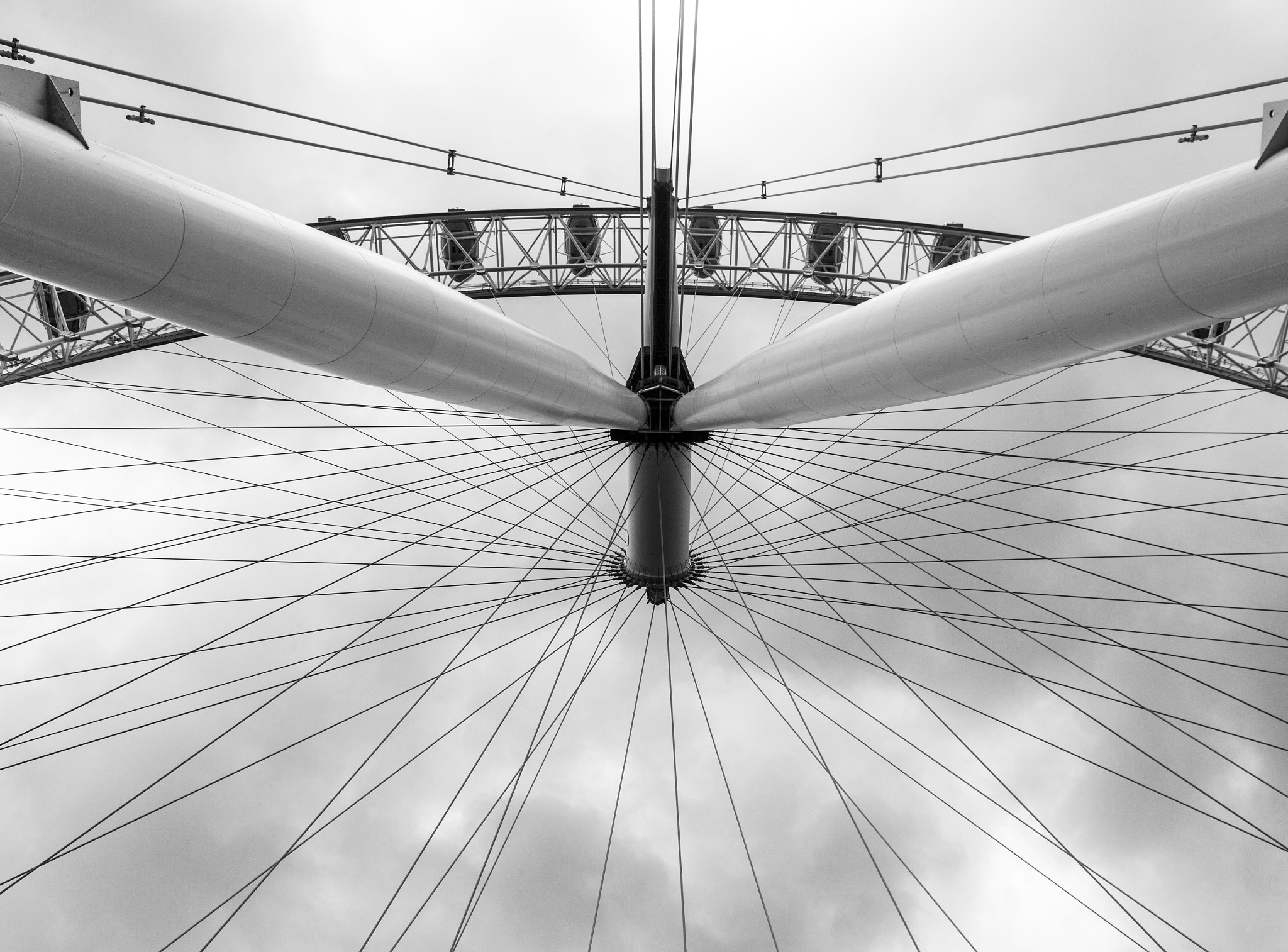 Canon EOS 5D Mark II + Tamron AF 28-200mm F3.8-5.6 XR Di Aspherical (IF) Macro sample photo. London eye photography