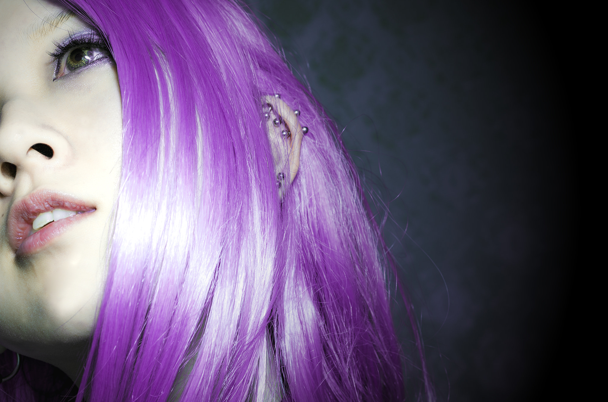 Pentax K-5 sample photo. Her purple majesty (彼女の紫髪) photography